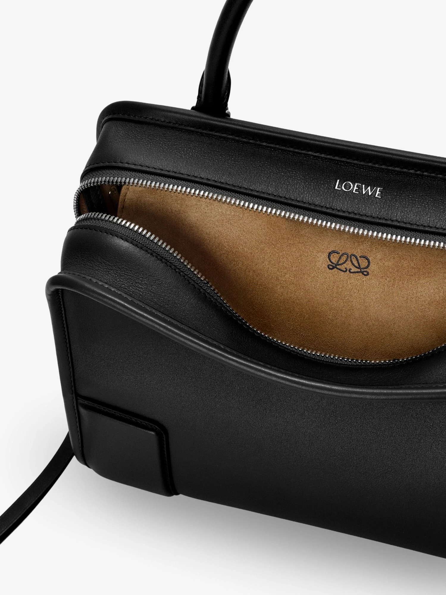 Amazona 180 leather handbag.webp