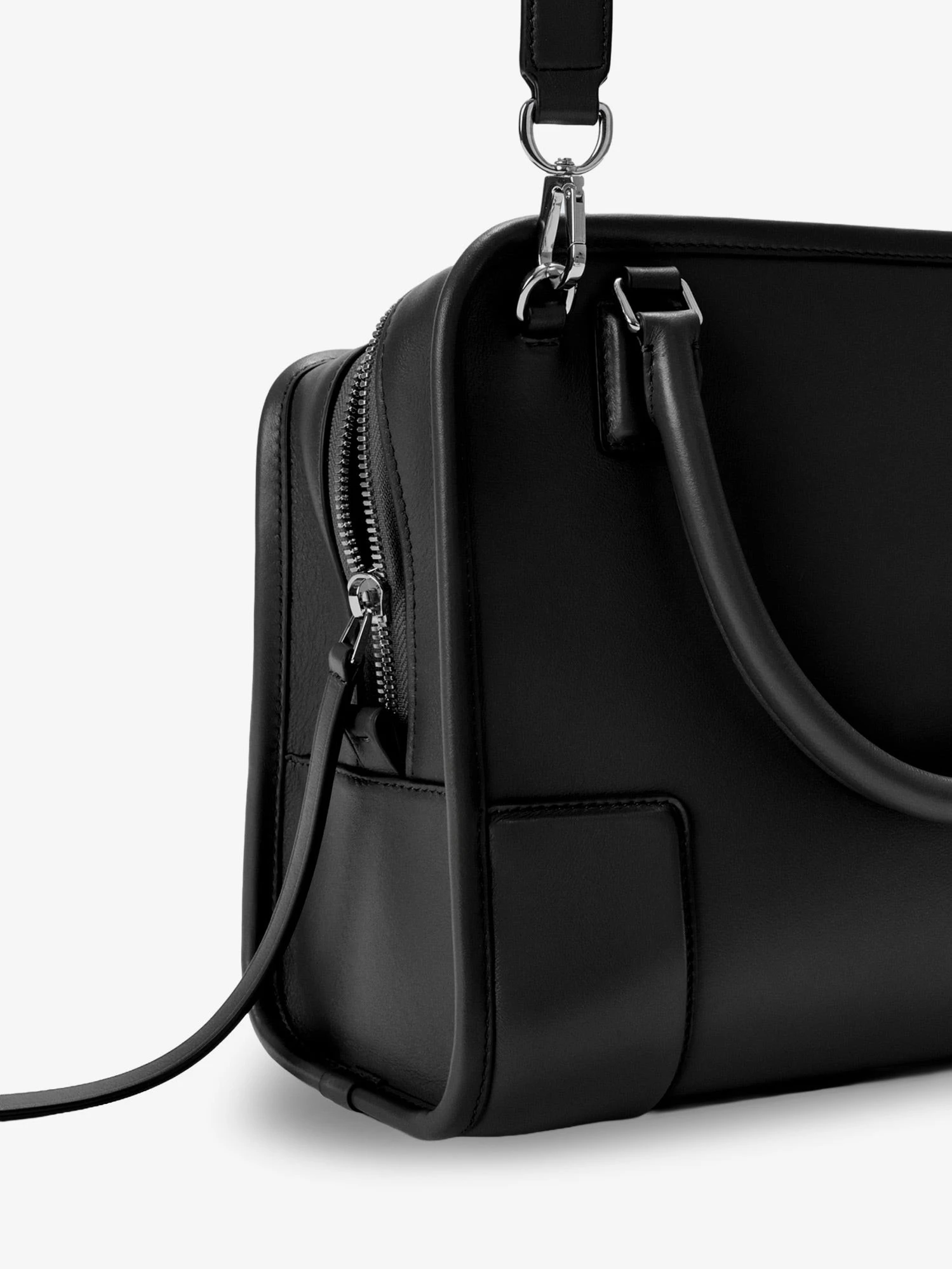 Amazona 180 leather handbag.webp