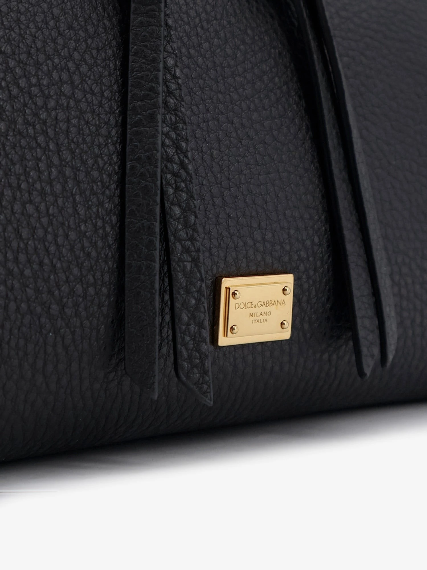 Vittoria leather handbag.webp