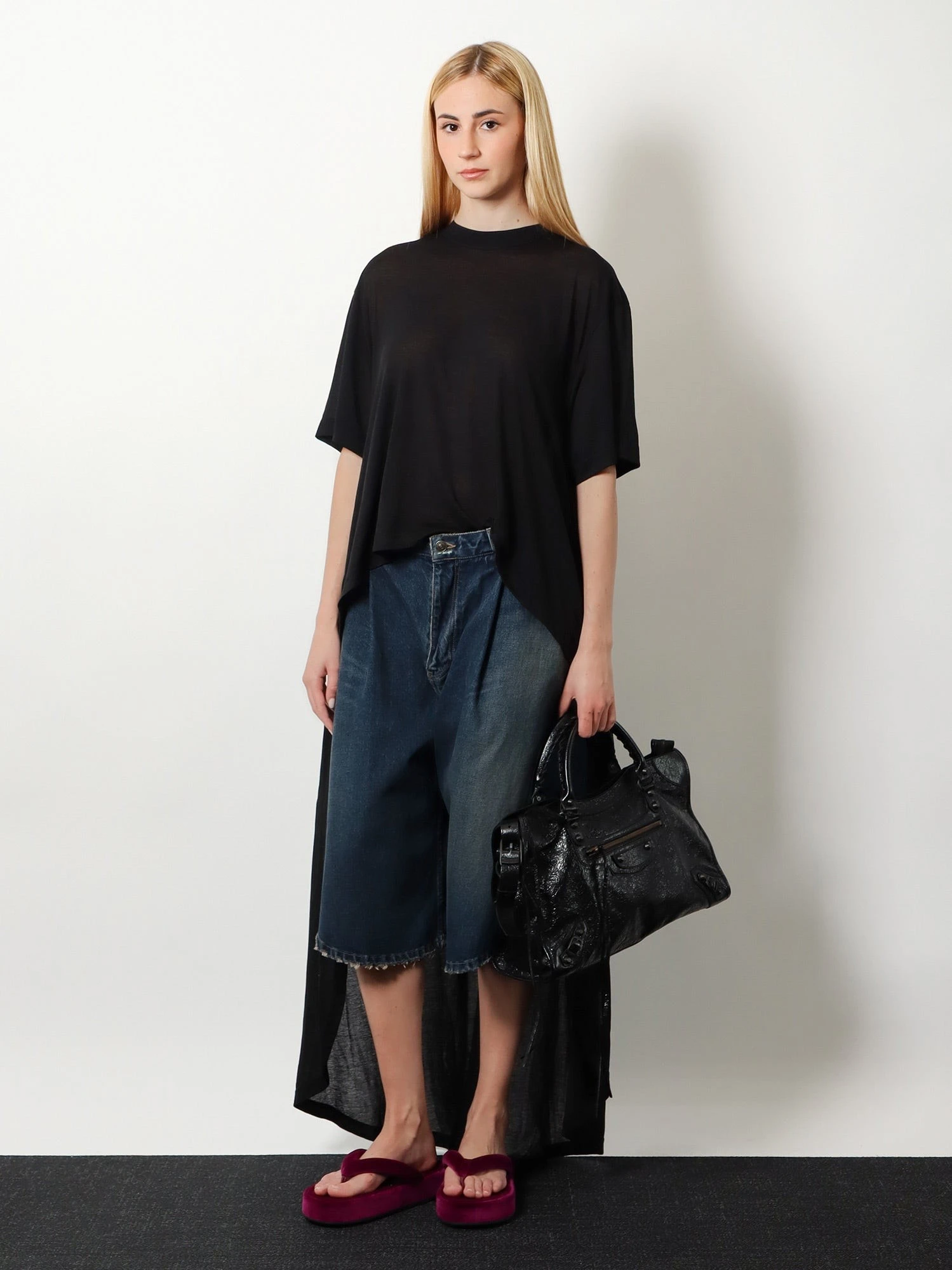 Le City Medium leather handbag.webp