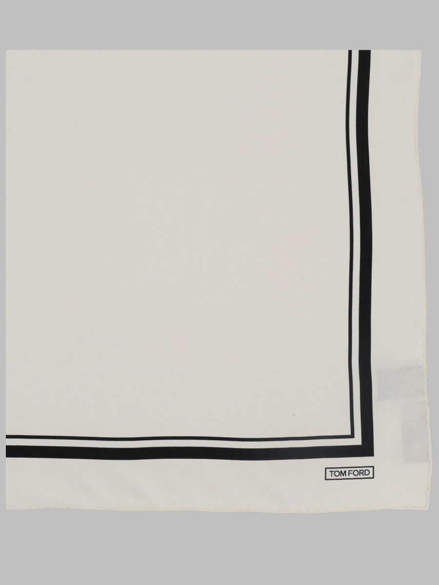 FAZZOLETTO DA TASCHINO CON BORDO TONO SU TONO.webp