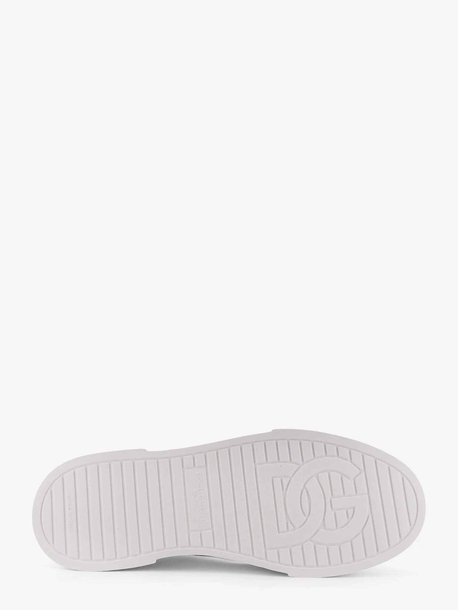 Leather sneakers with iconic patch logo on the side.webp