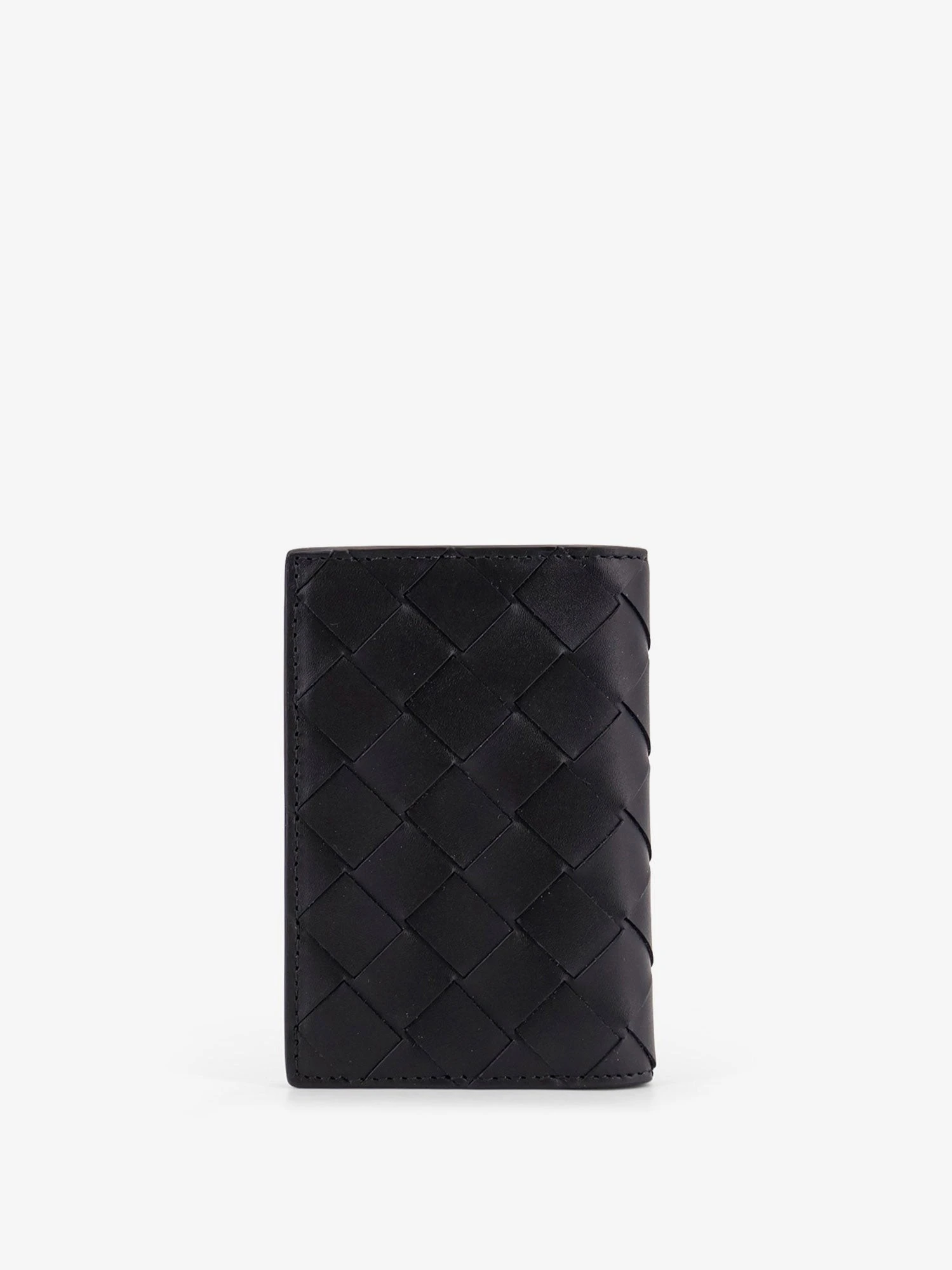 Leather card holder with Intrecciato pattern.webp