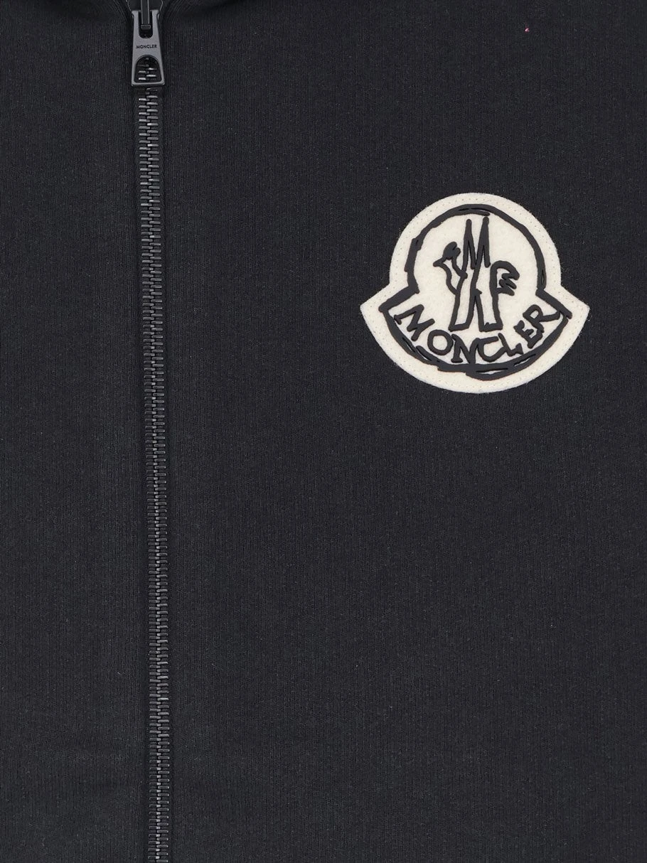 Cotton sweatshirt with logo patch.webp