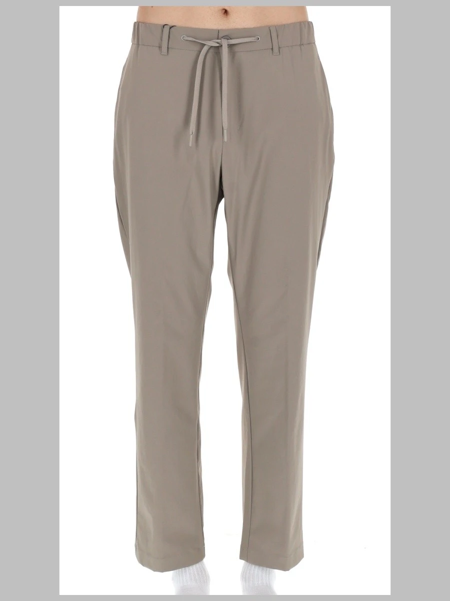 PANTALONE IN TESSUTO TECNICO.webp