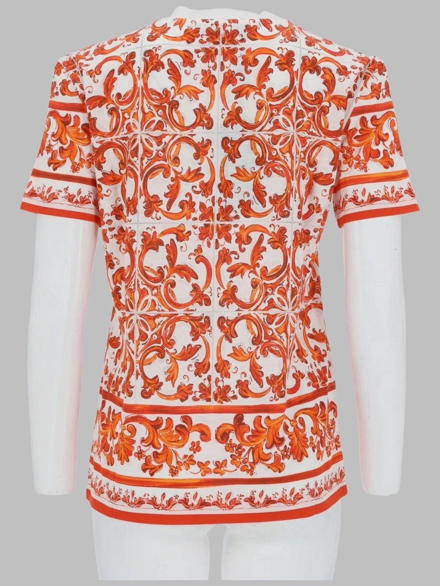 T-SHIRT IN JERSEY STAMPA MAIOLICA.webp