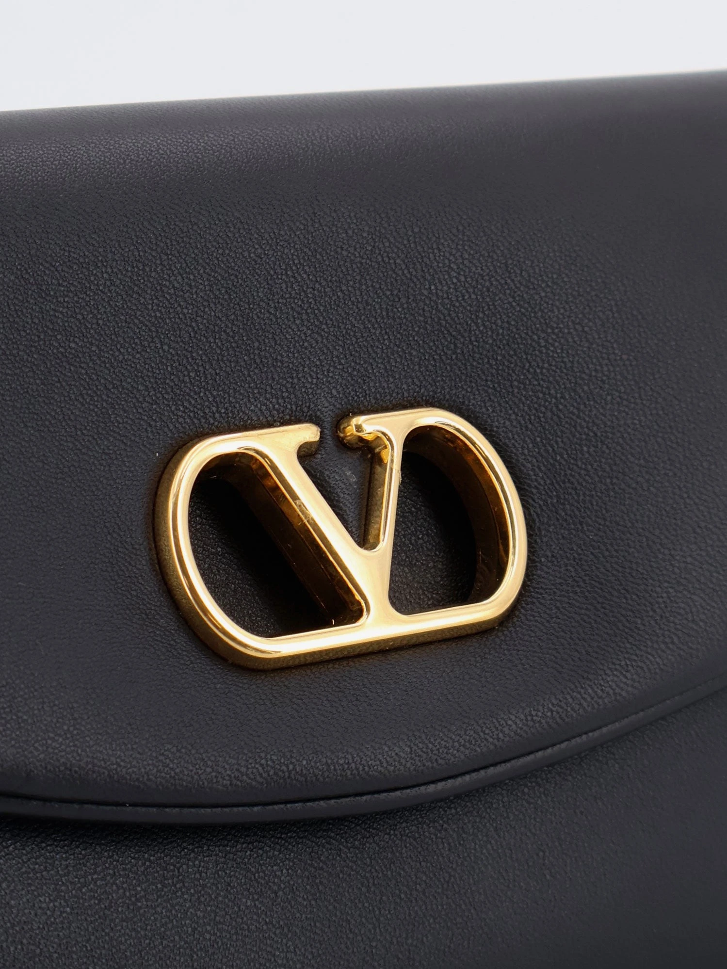 Devain leather shoulder bag.webp