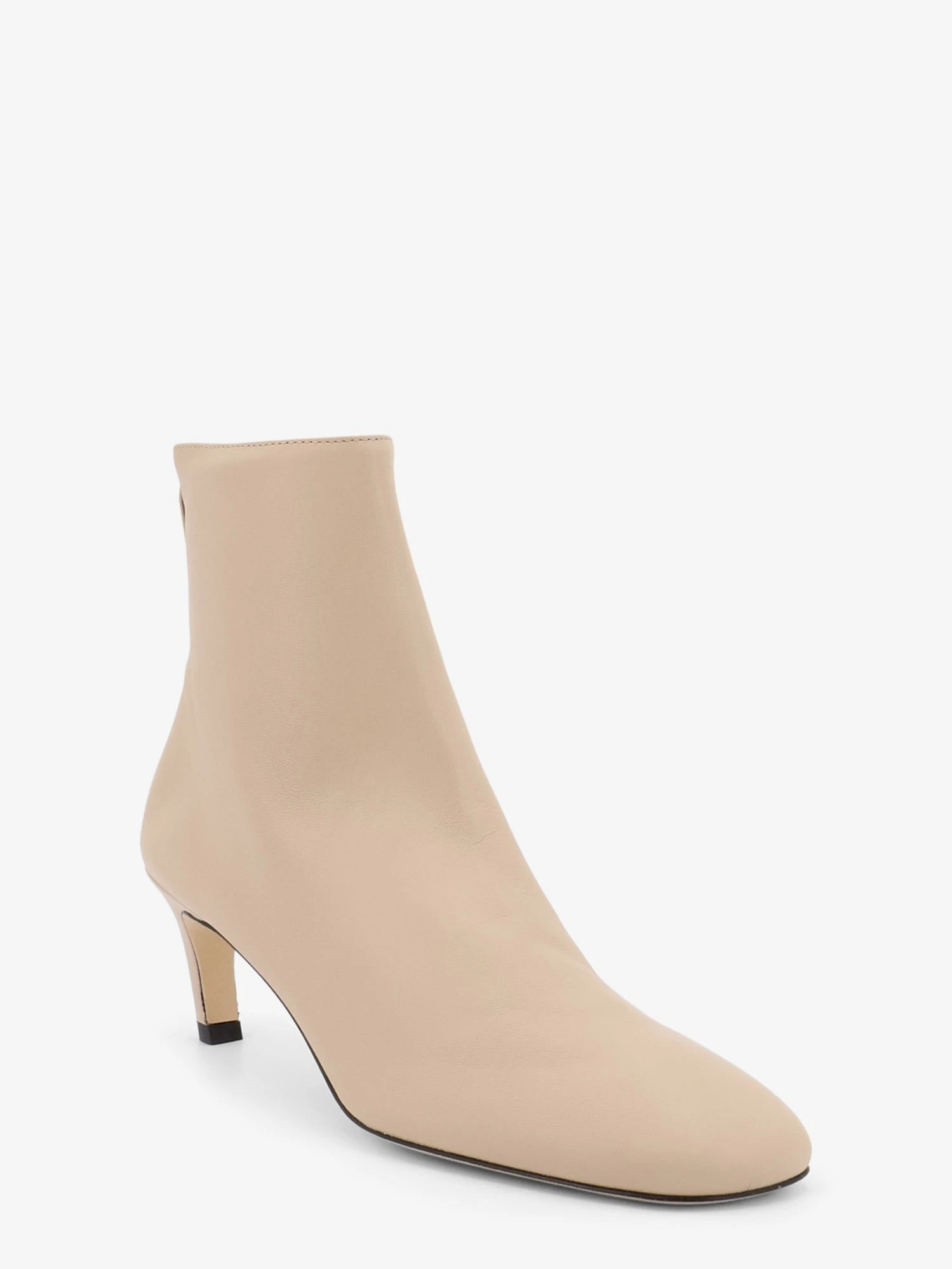 Leather boots.webp