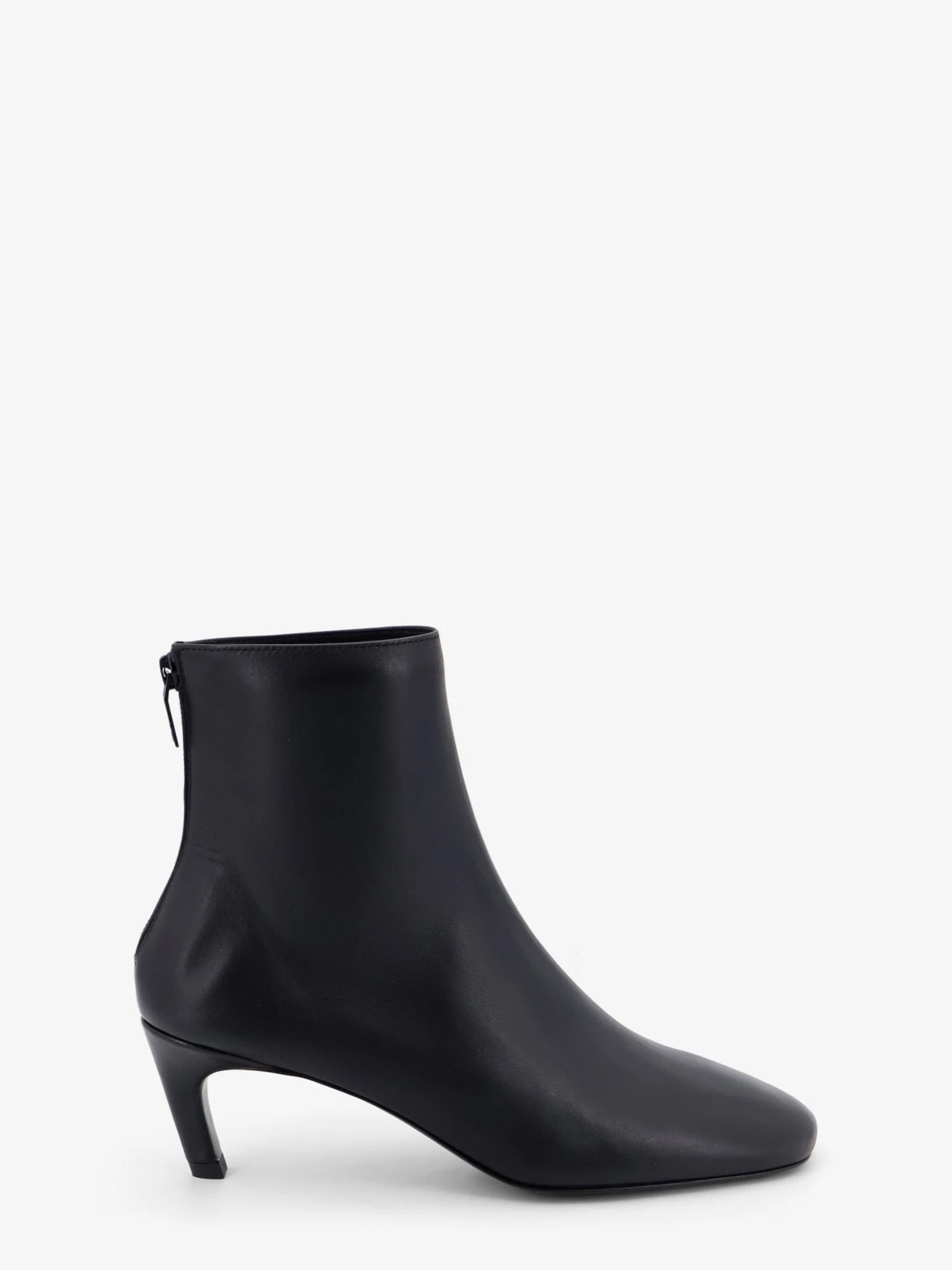 Leather boots.webp