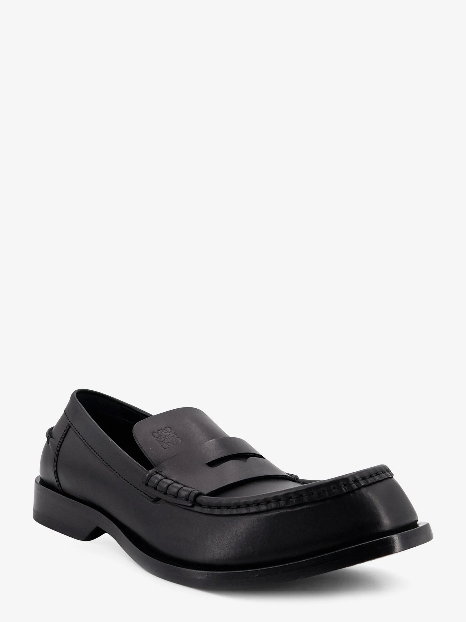 Bobine leather loafers with engraved Anagram logo.webp