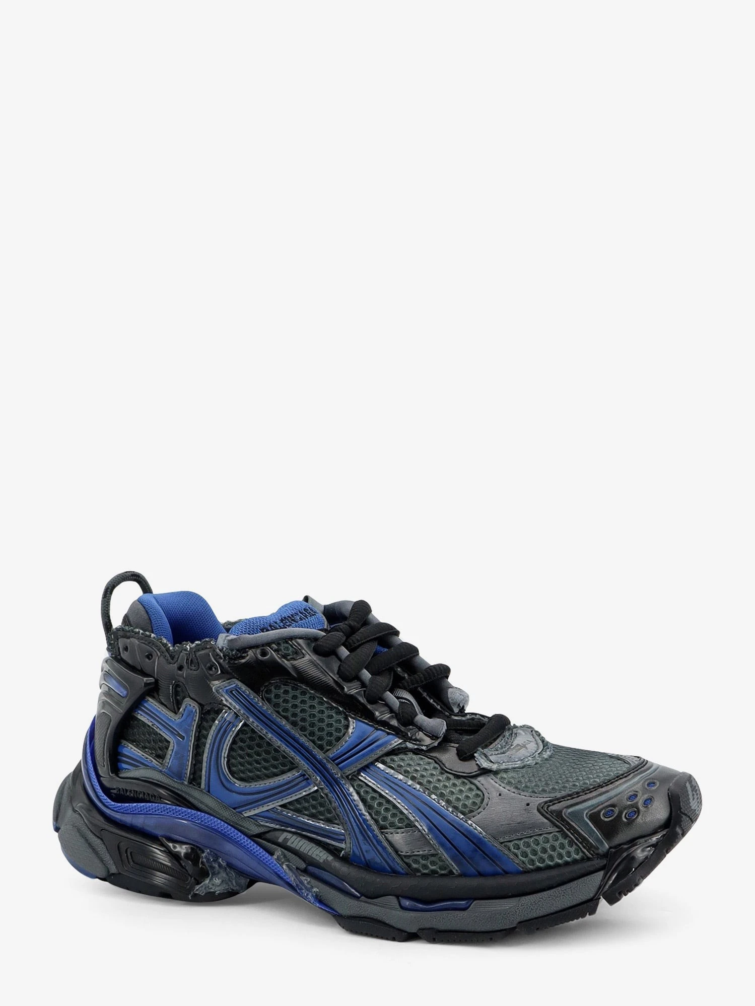 Runner sneakers in mesh with contrasting inserts.webp