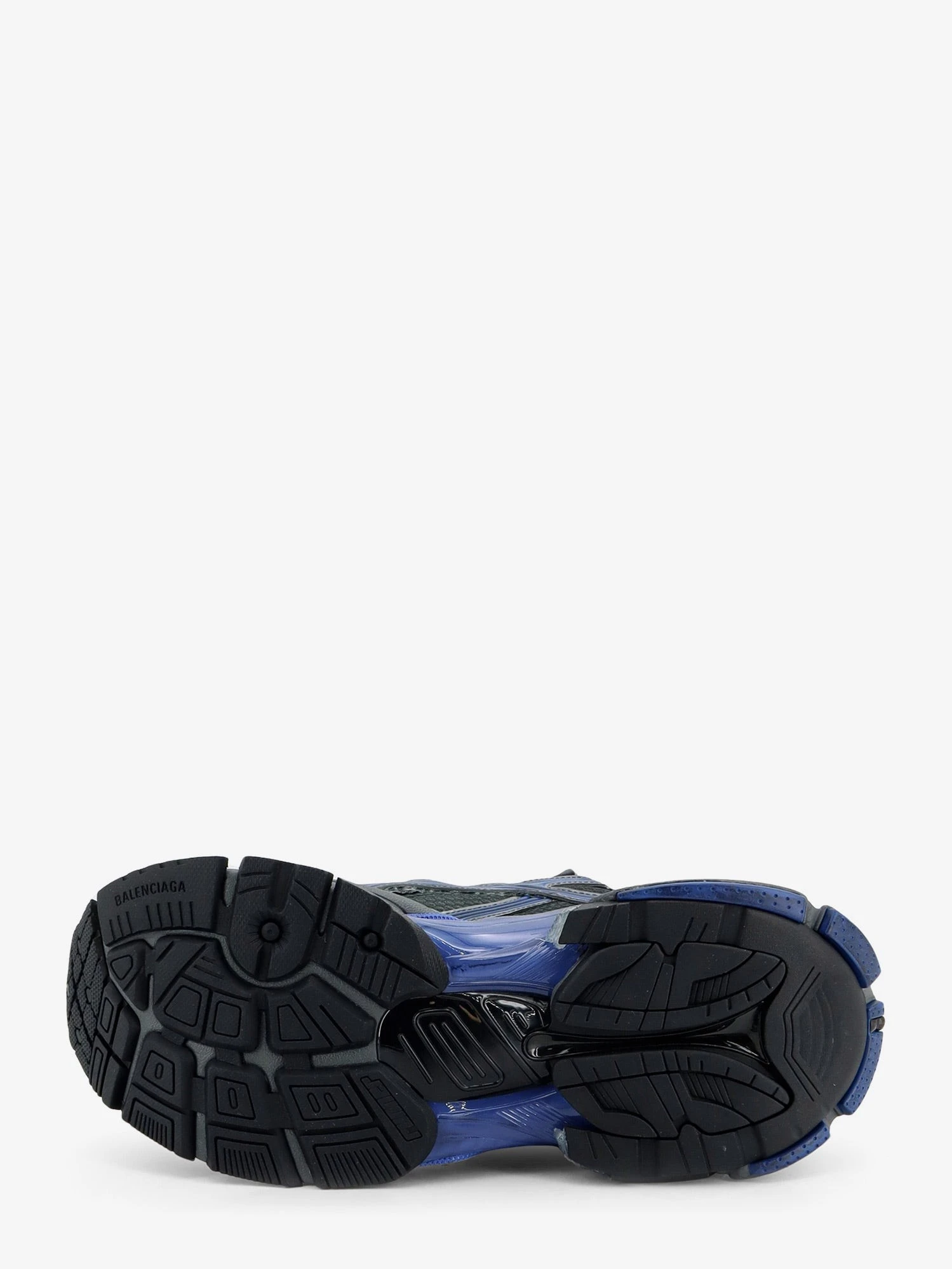 Runner sneakers in mesh with contrasting inserts.webp