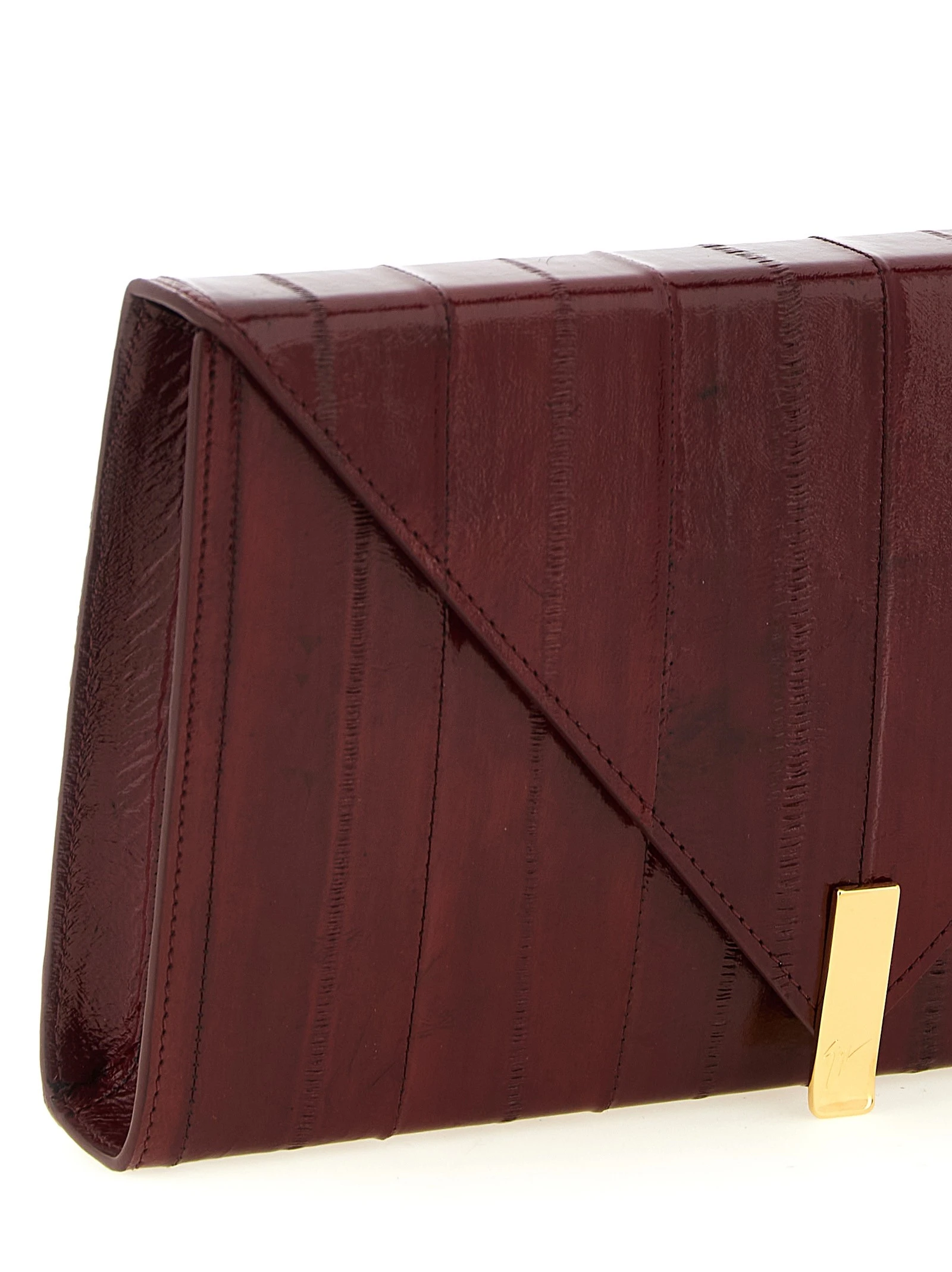 'Tuxedo' clutch