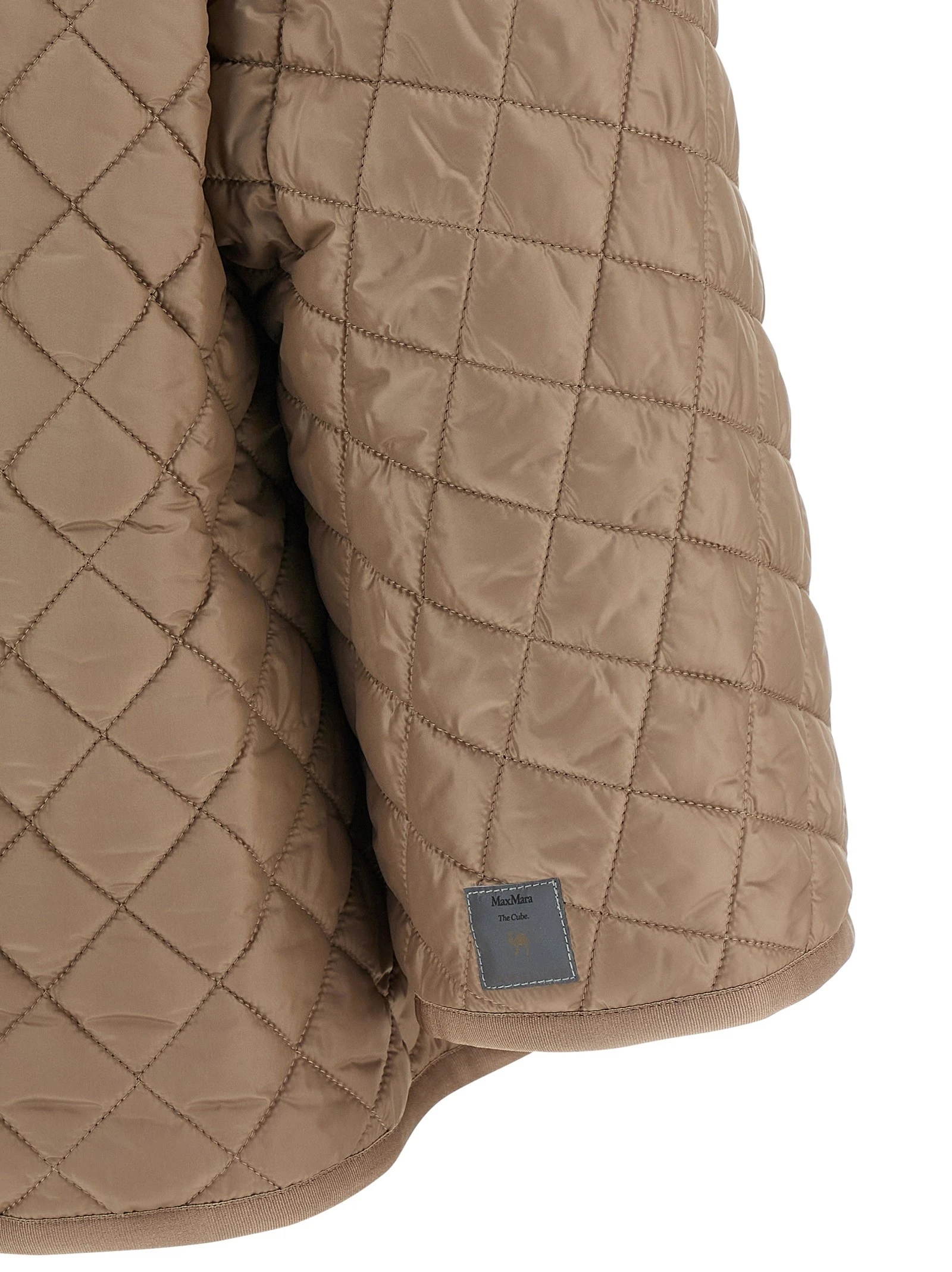'Delfina' reversible hood
