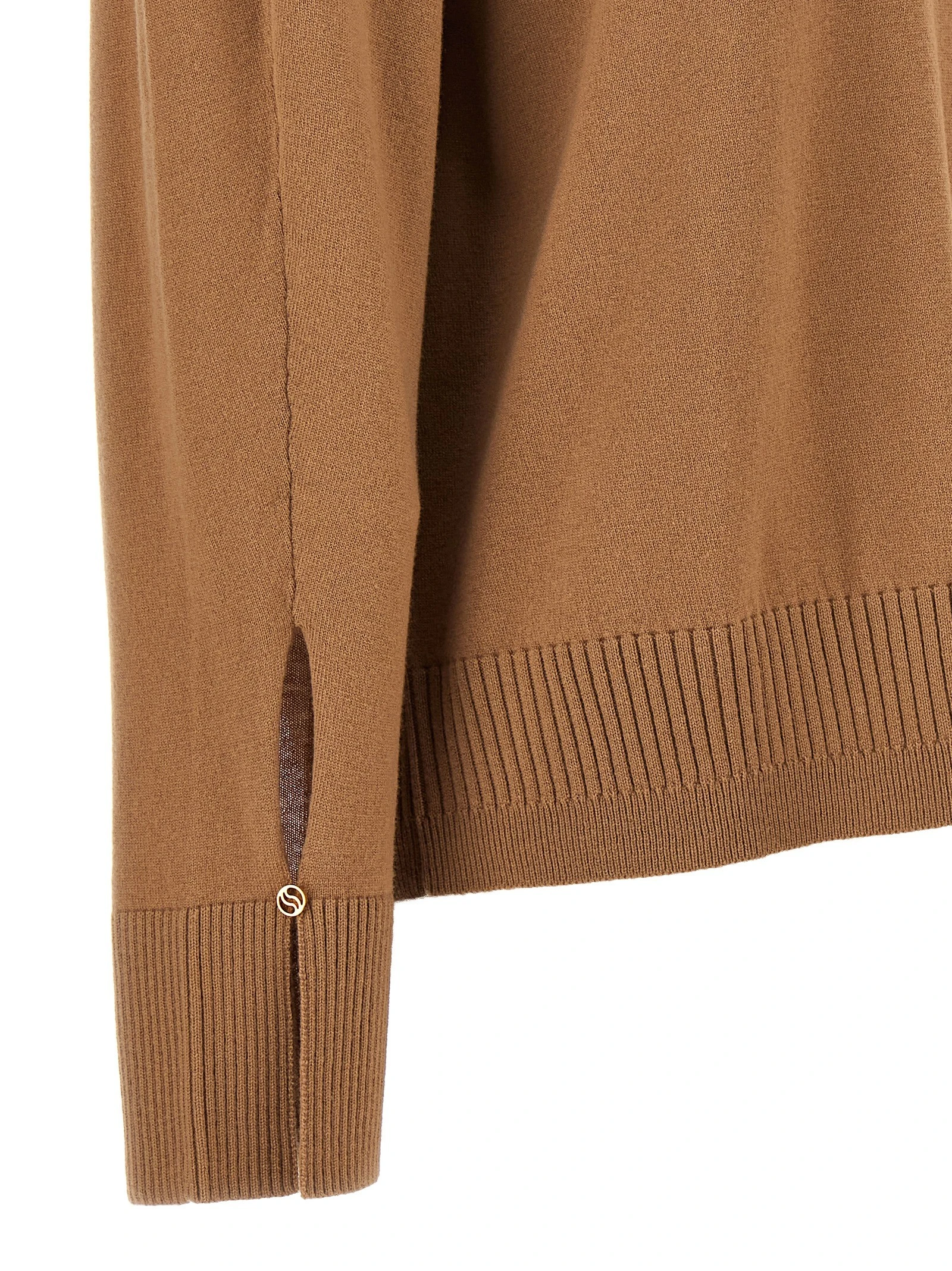 'Iconic' sweater