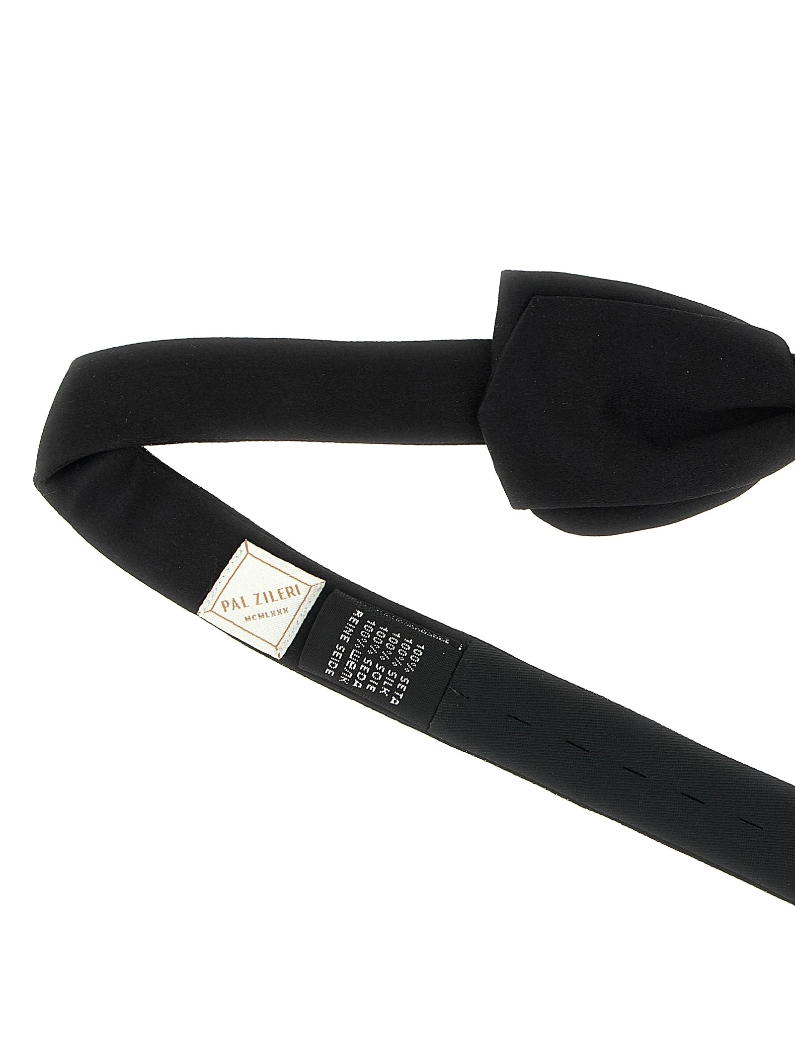 Silk bow tie