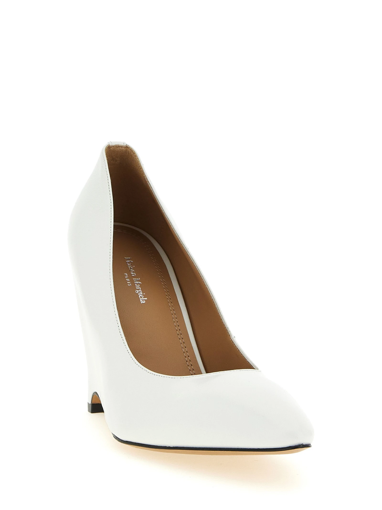 'Heel-Less' pumps