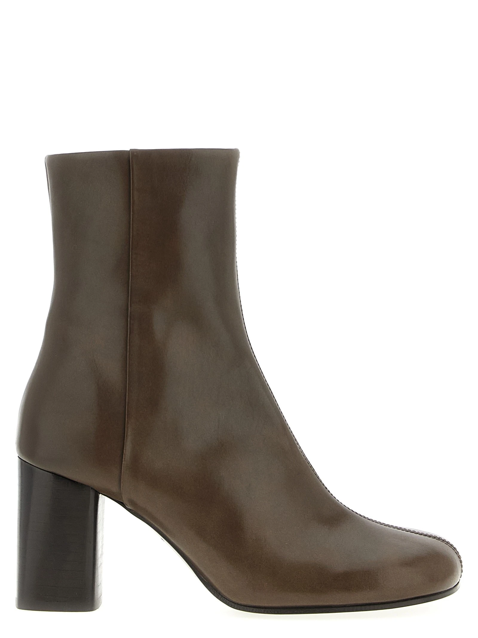 'Anatomic' ankle boots