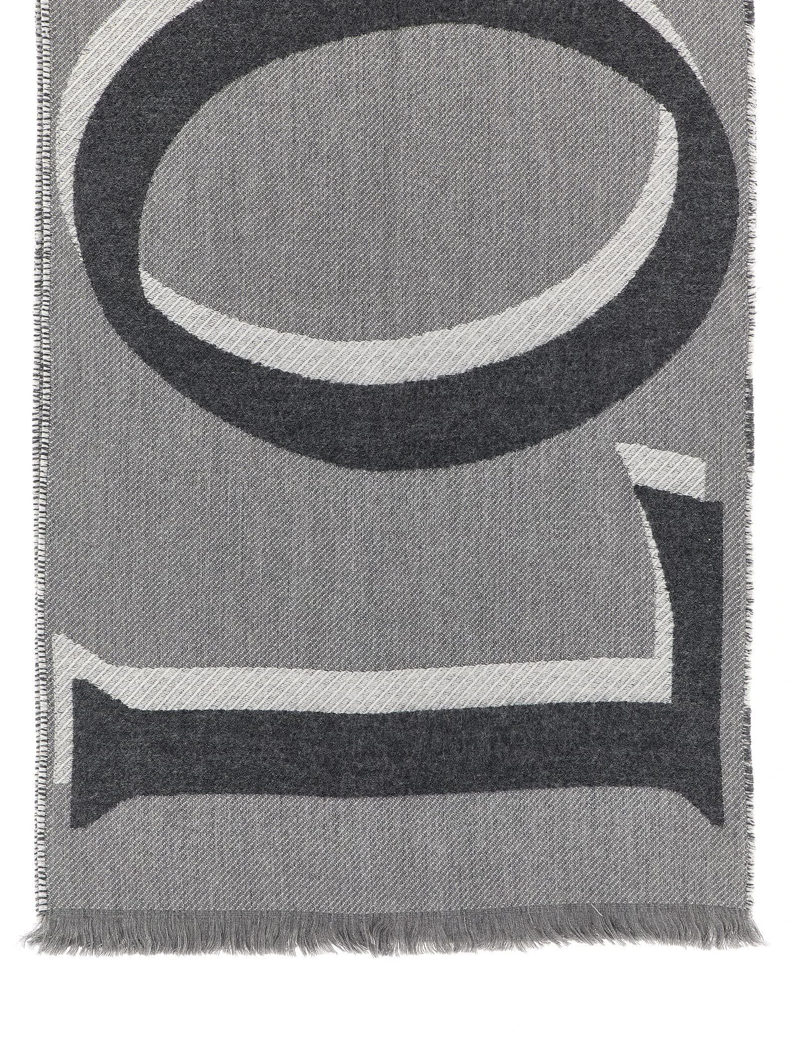 Double-sided scarf