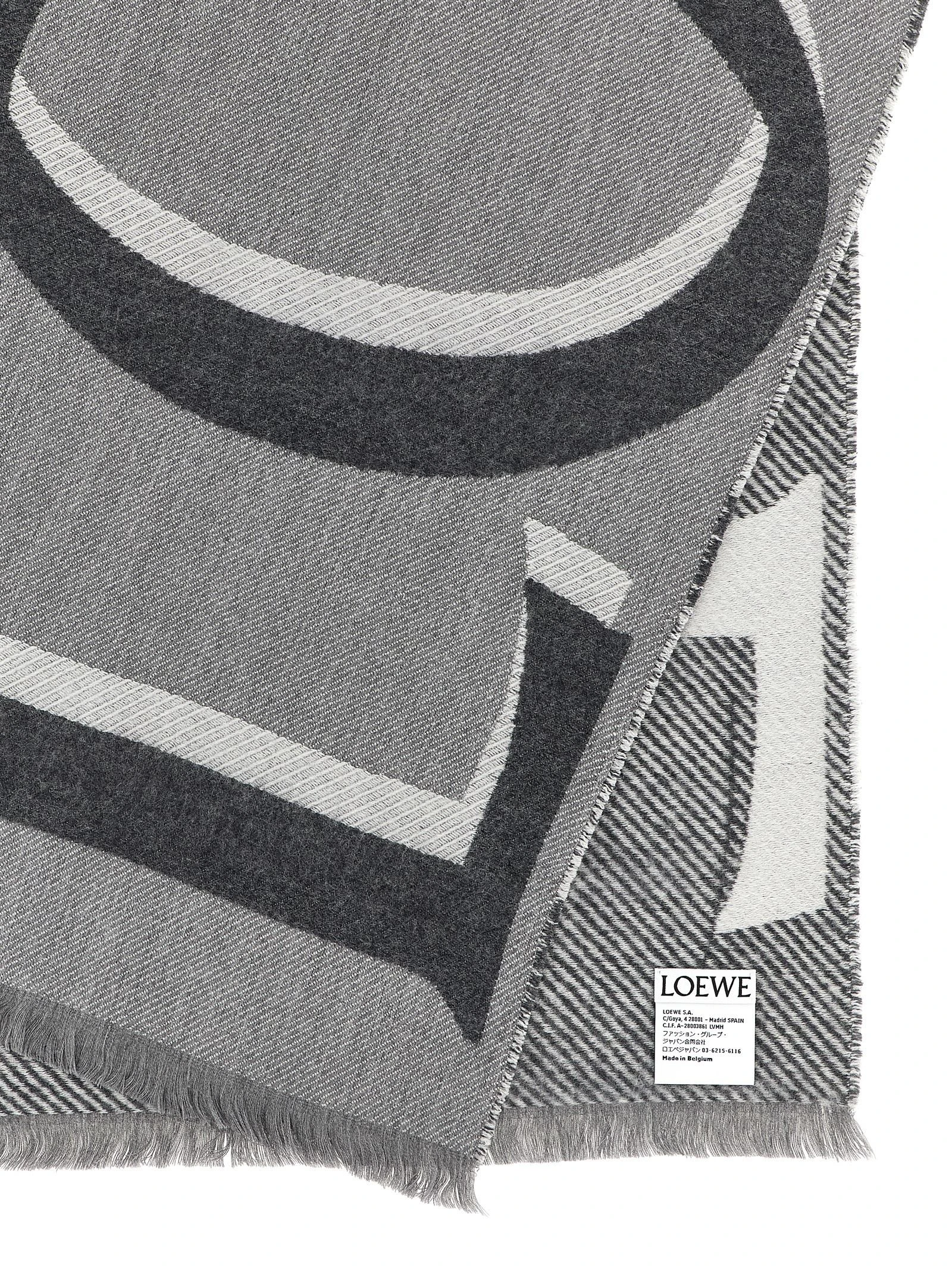 Double-sided scarf