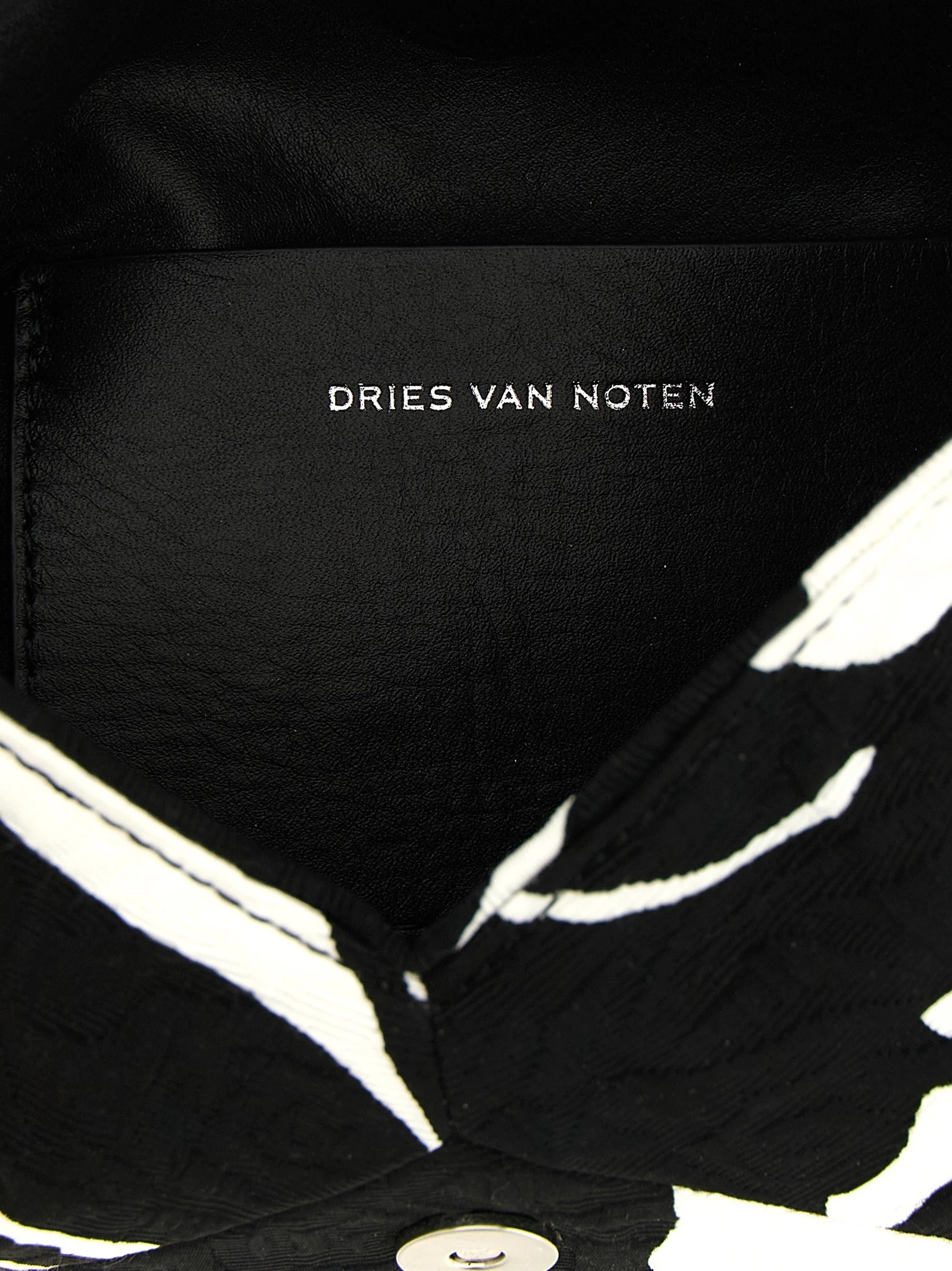 'Envelope' clutch