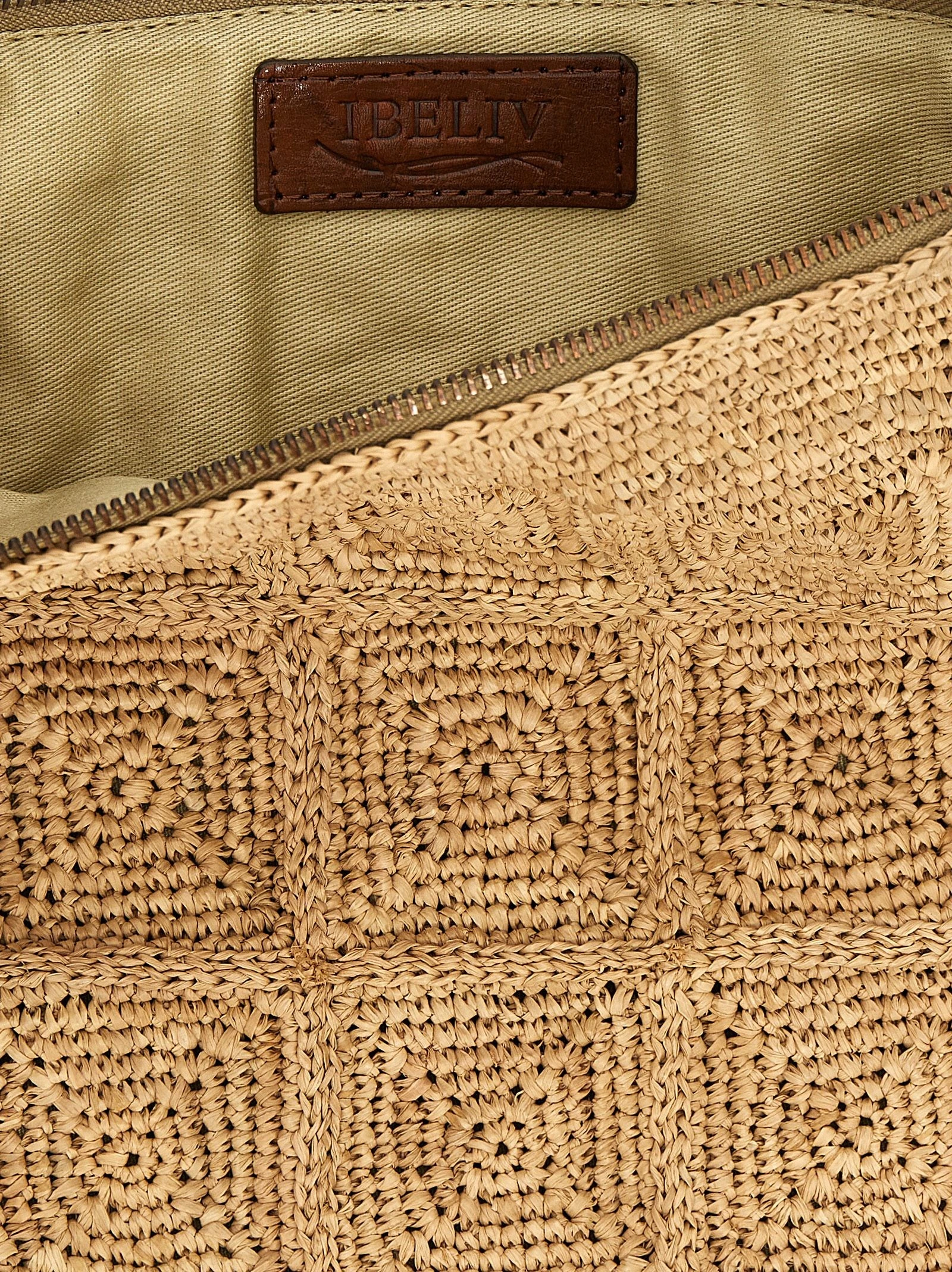'Tanala' clutch