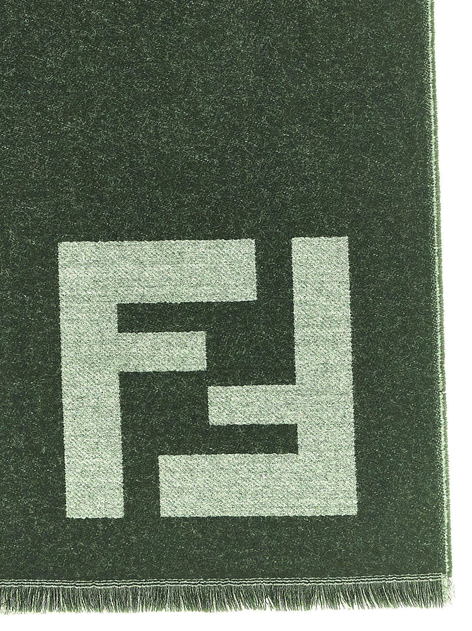 FF macro scarf