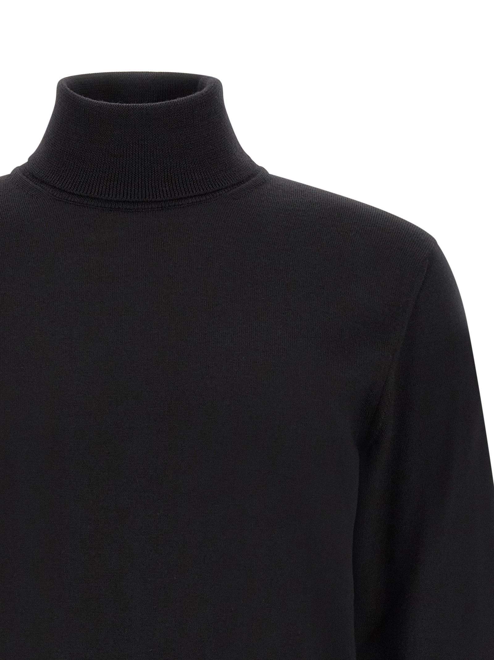 Turtle-neck sweater