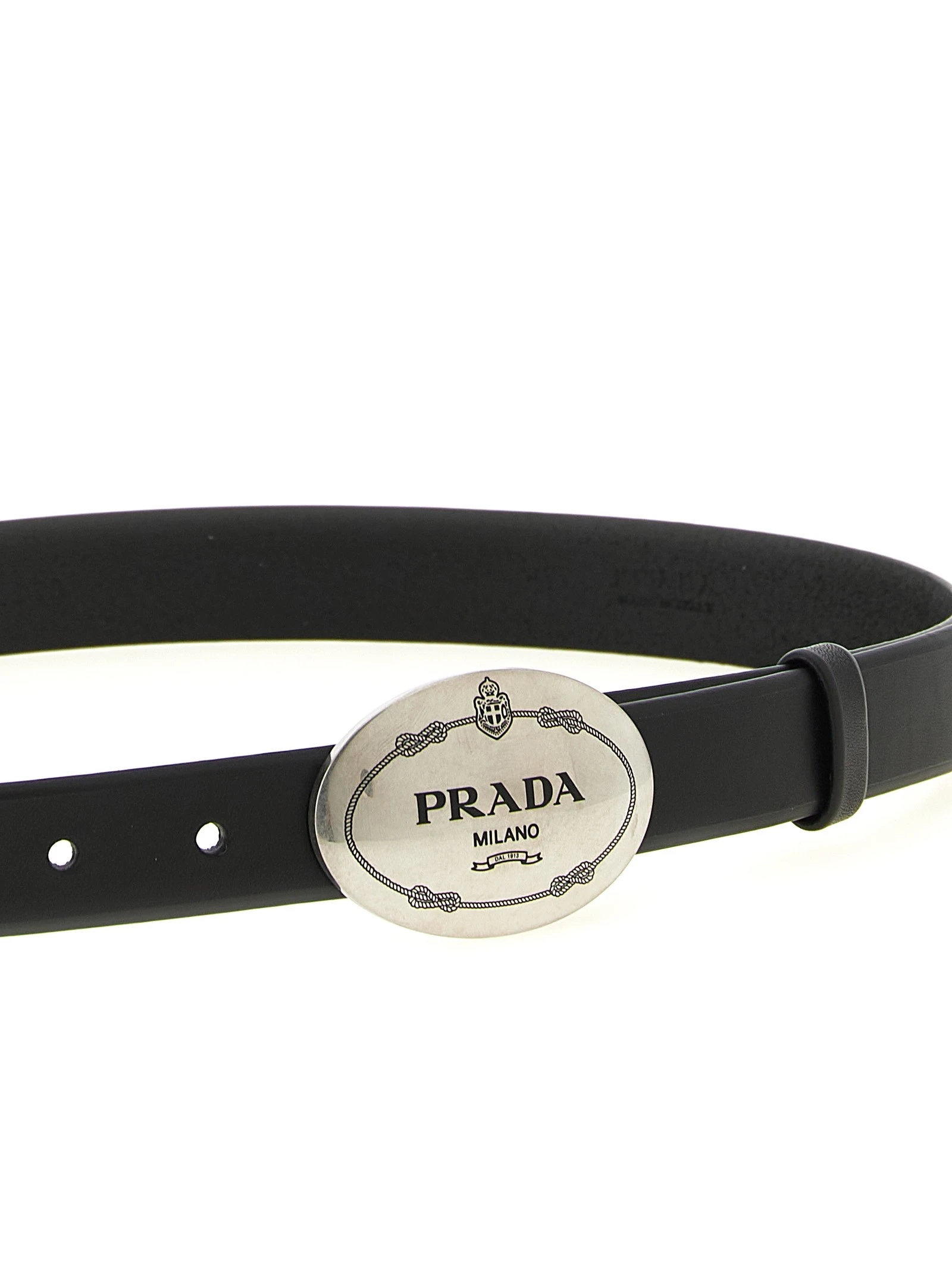 Oval buckle belt