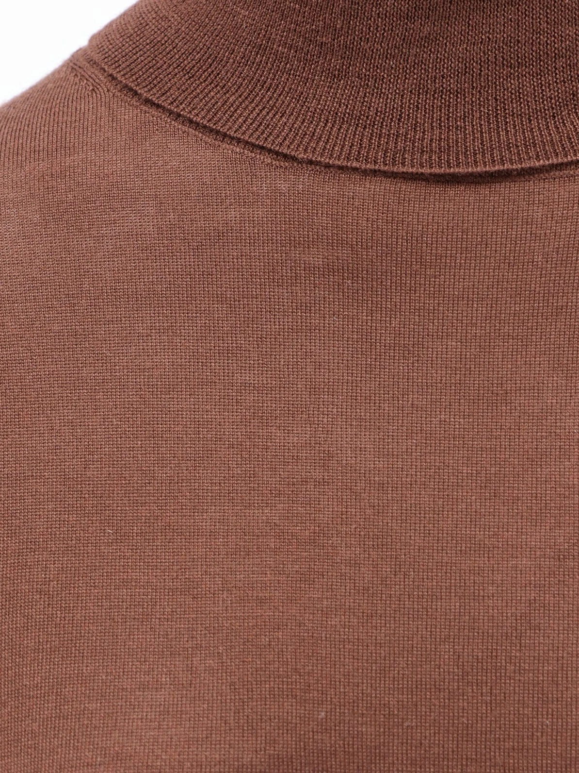 Virgin wool turtleneck