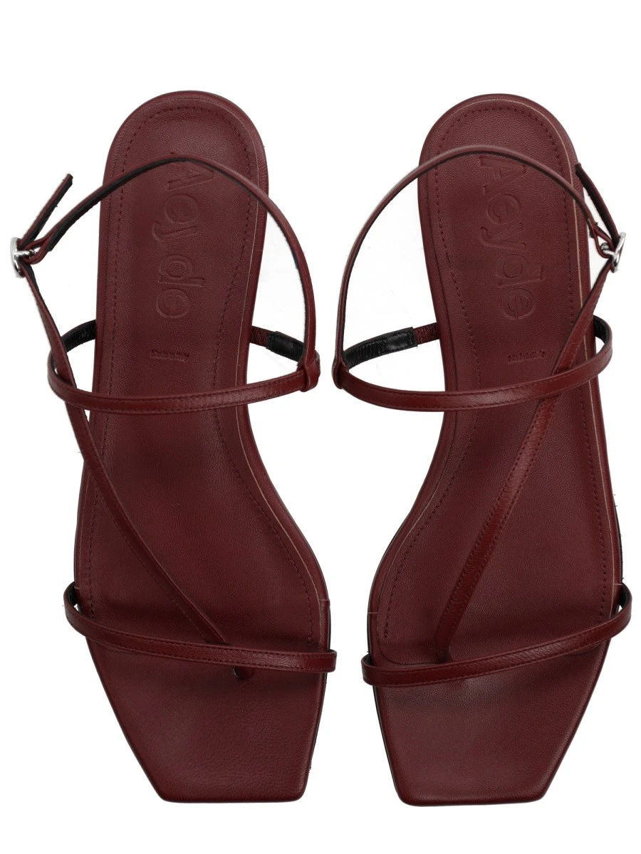 LEATHER THONG SANDAL
