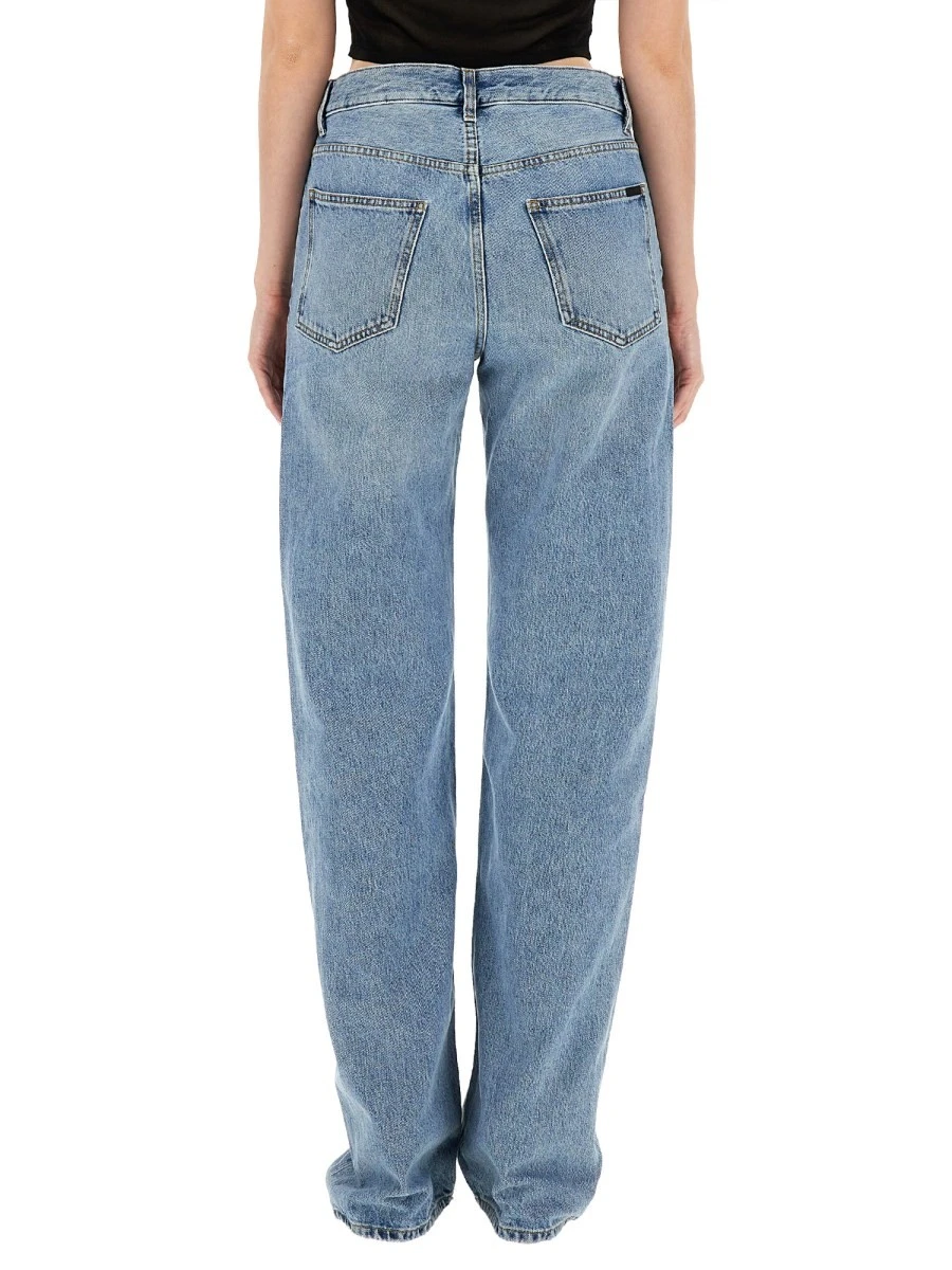 JEANS IN DENIM