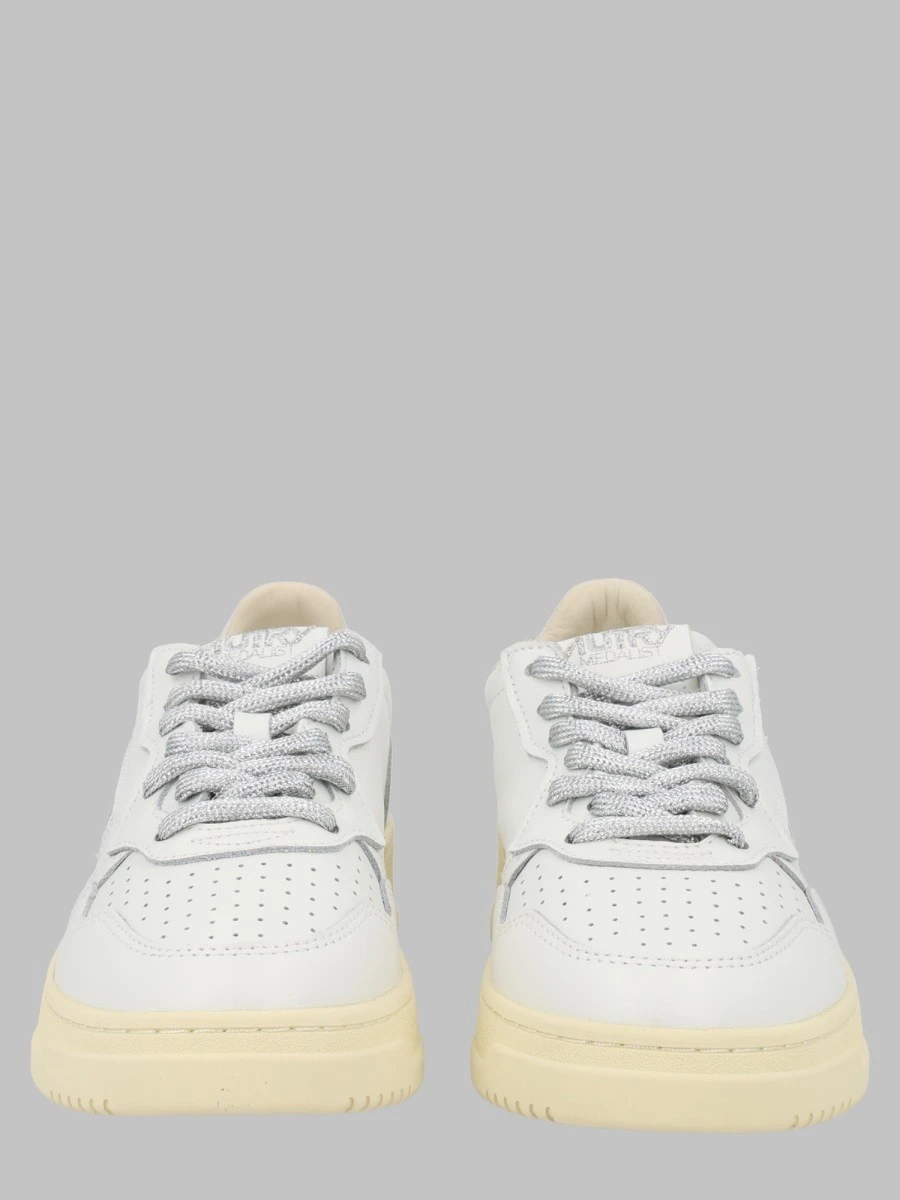 SNEAKER "MEDALIST LOW"