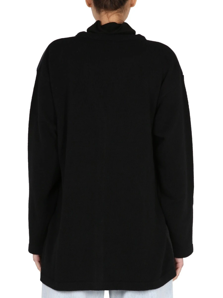 V-NECK CARDIGAN