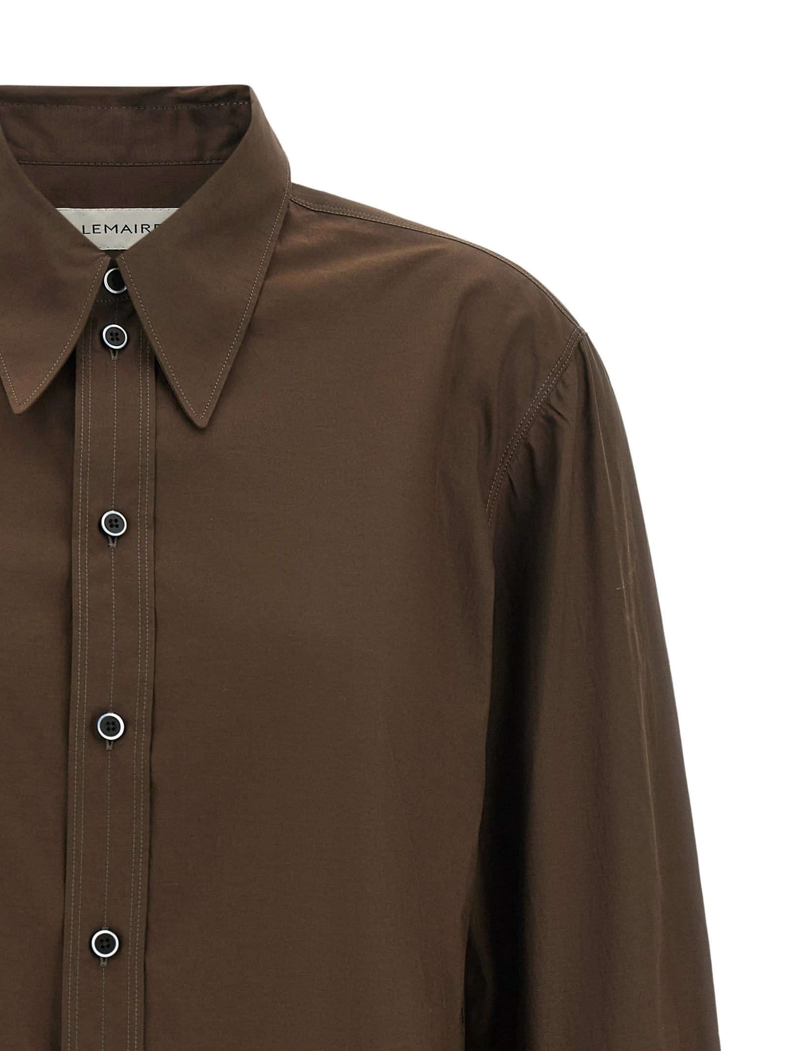 Pointed collar shirt