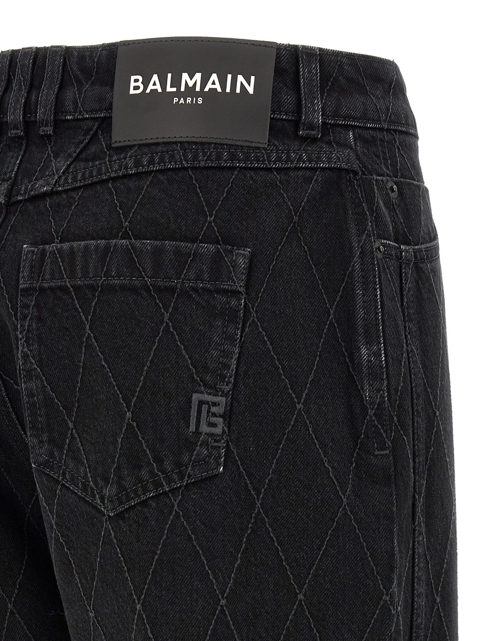 Diamond-shaped jeans