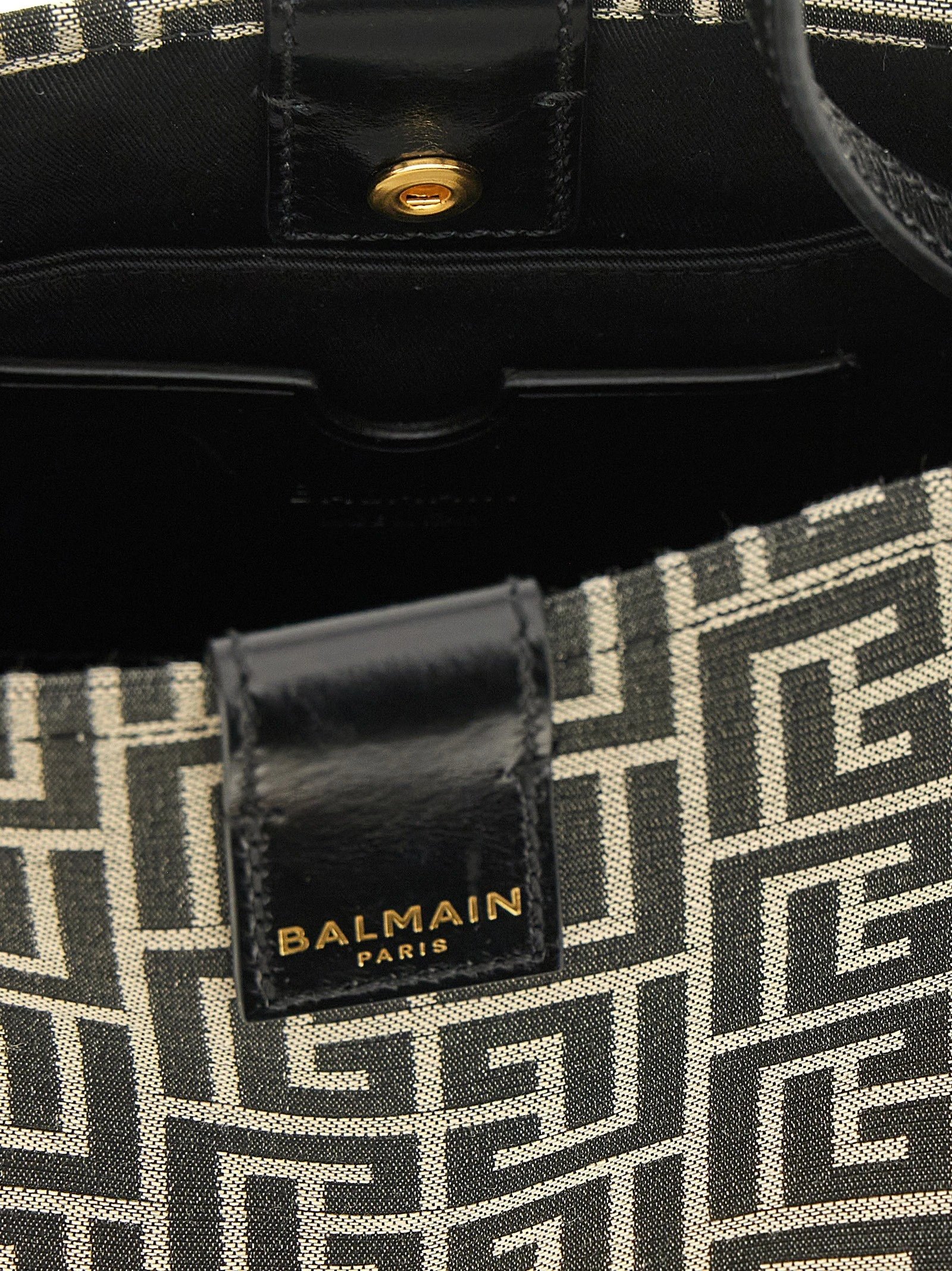 'Release' bucket bag