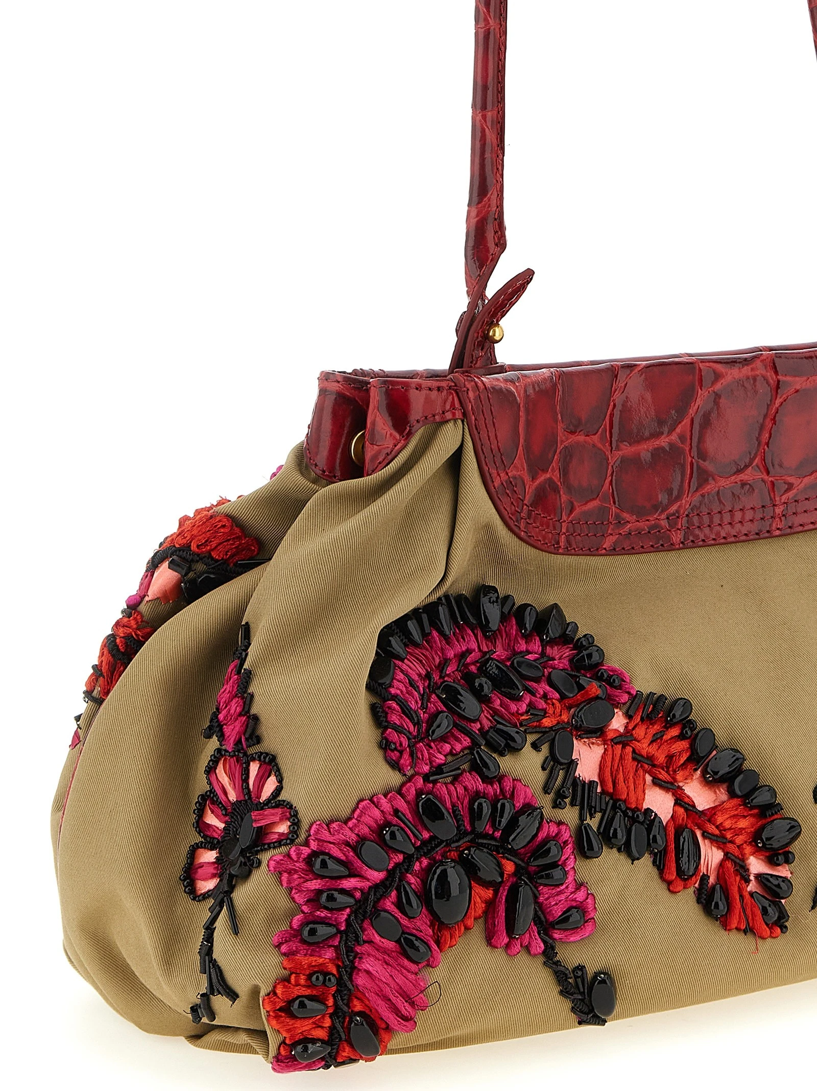 Embroidery clutch