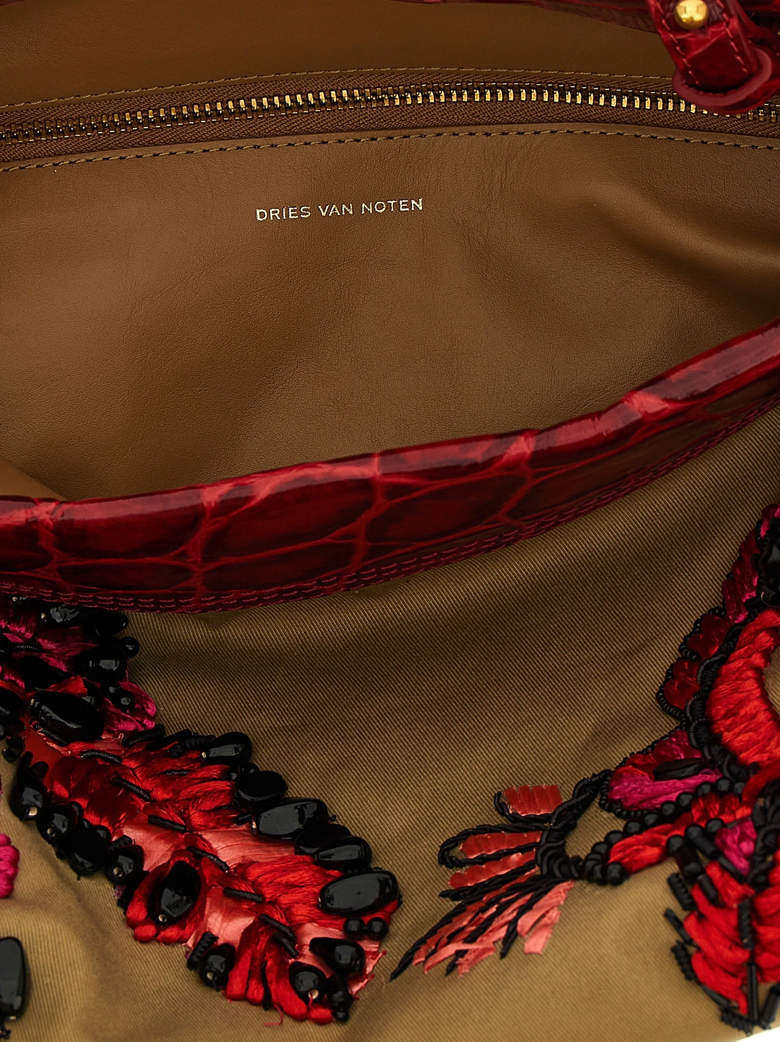 Embroidery clutch