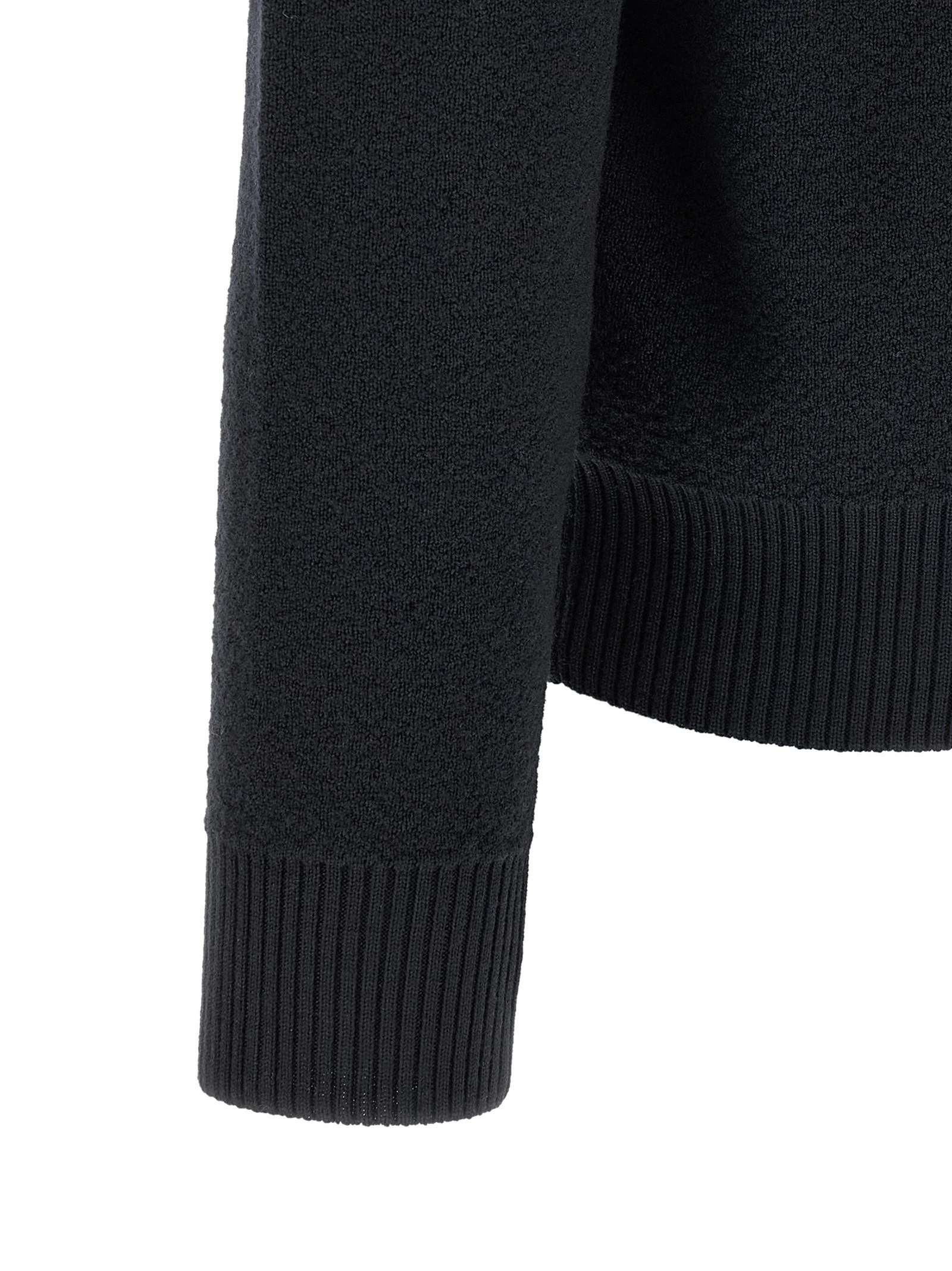 '5100011' sweater