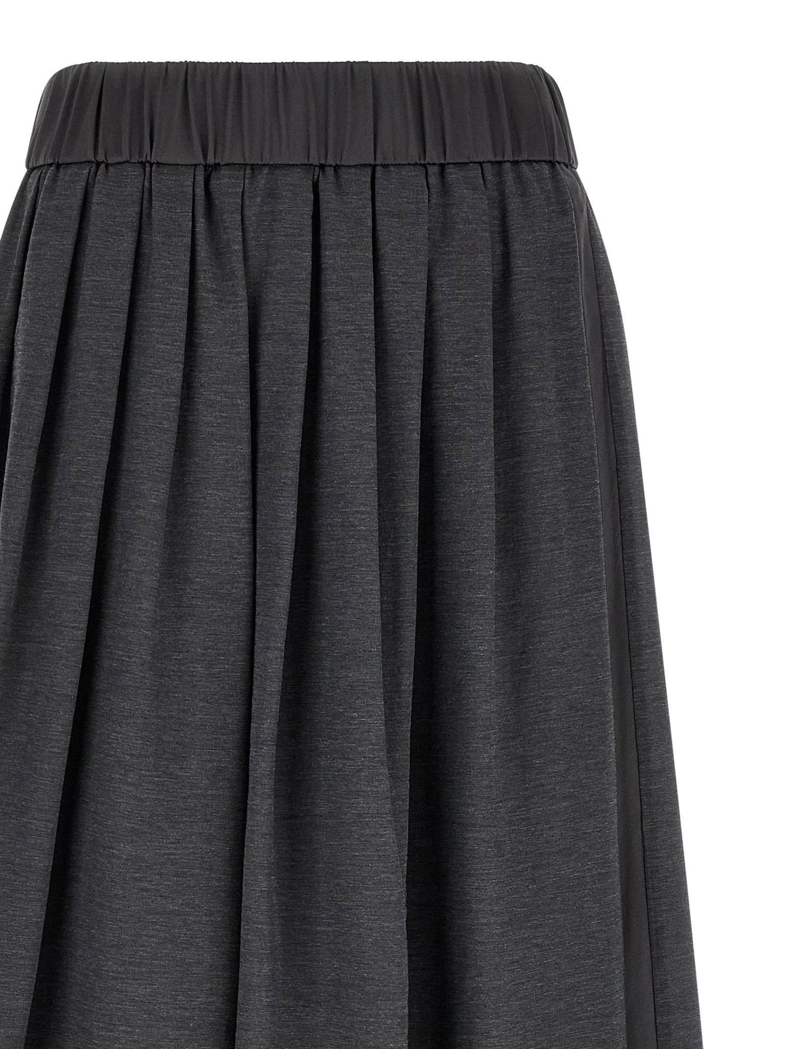 Skirt with elastic
