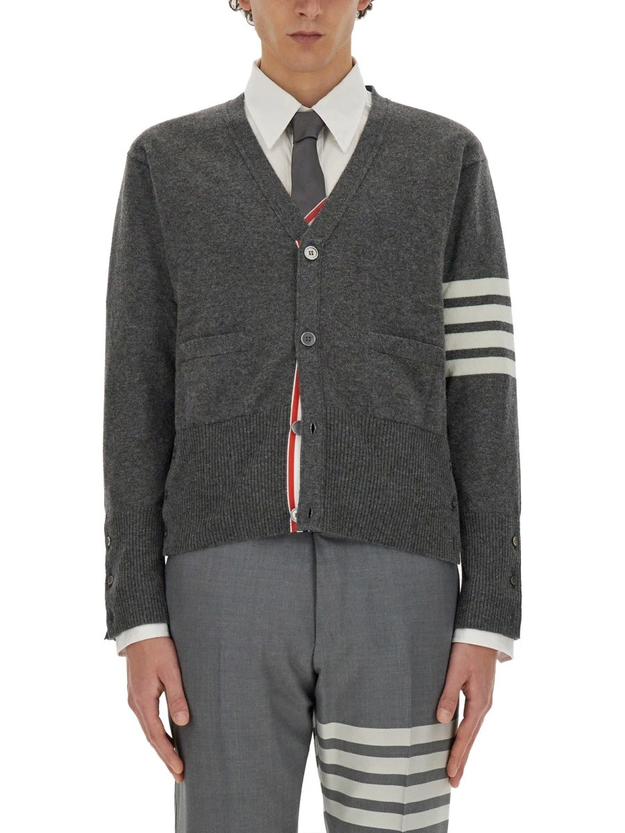 V-NECK CARDIGAN.webp