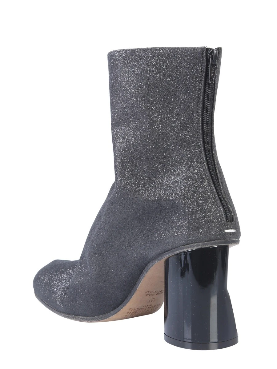 BOOT WITH CRUSHED HEEL.webp