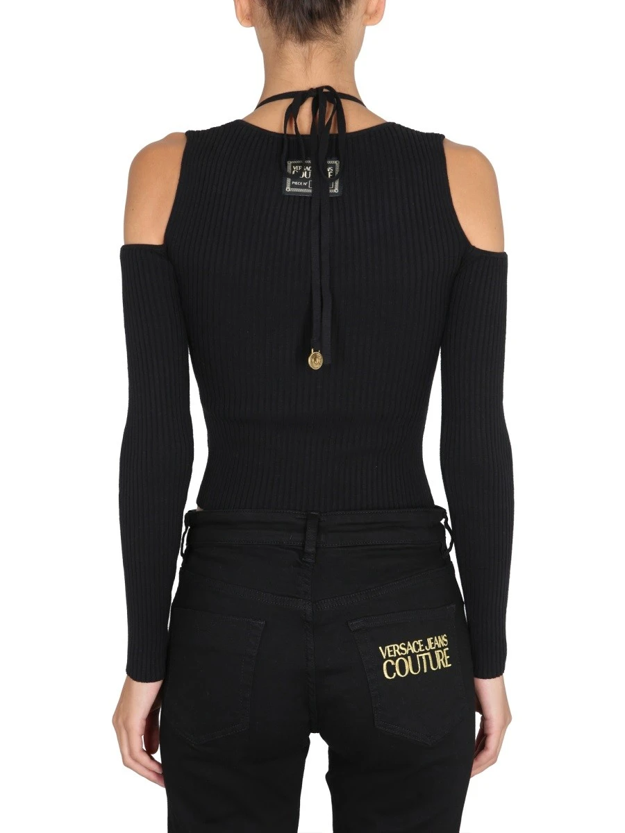 SHIRT WITH BARE SHOULDERS.webp