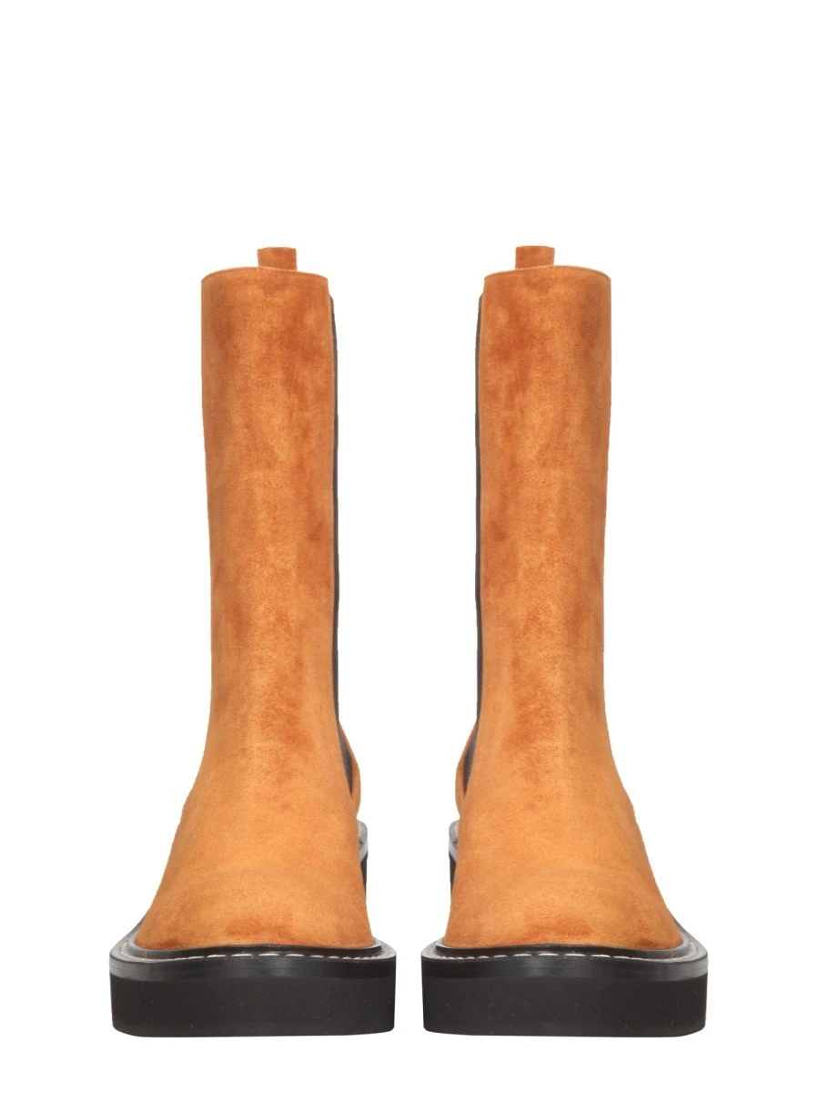 CALGARY BOOTS.webp