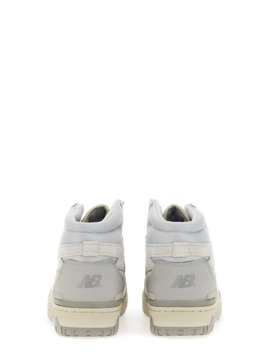 SNEAKER 650.webp