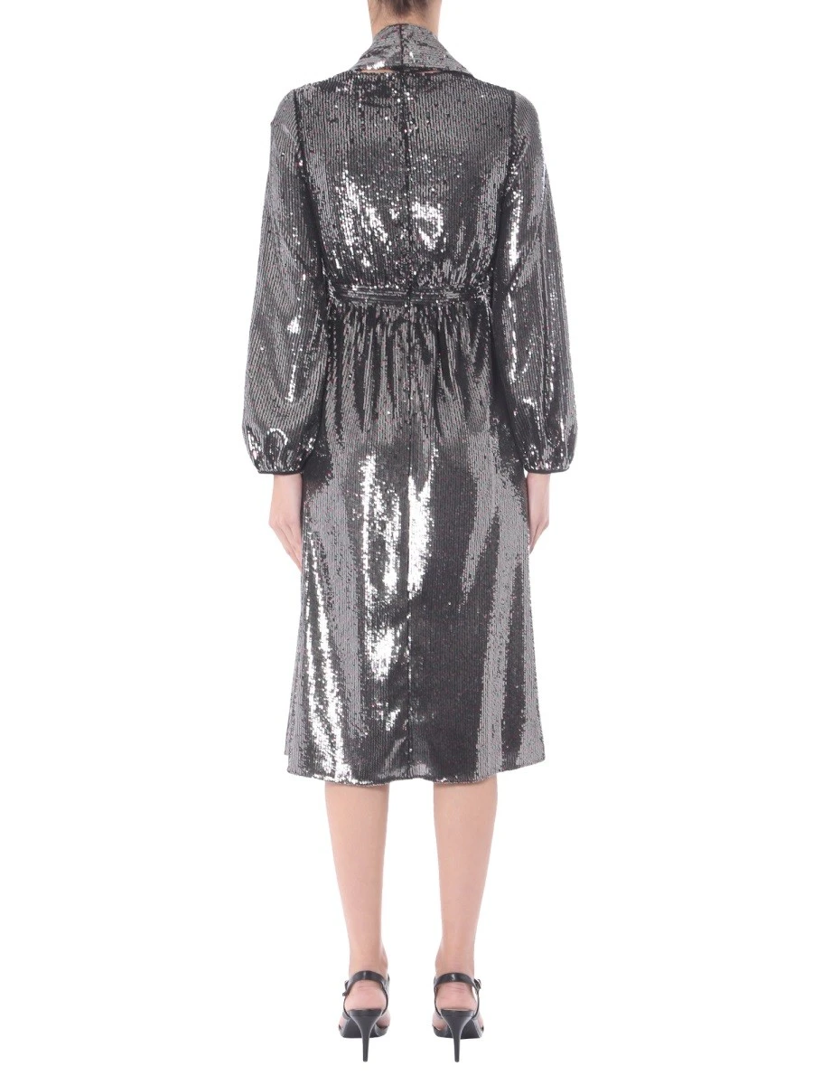 V-NECK DRESS.webp