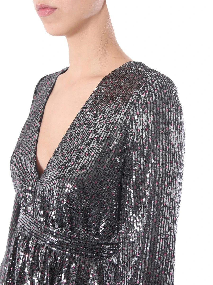 V-NECK DRESS.webp