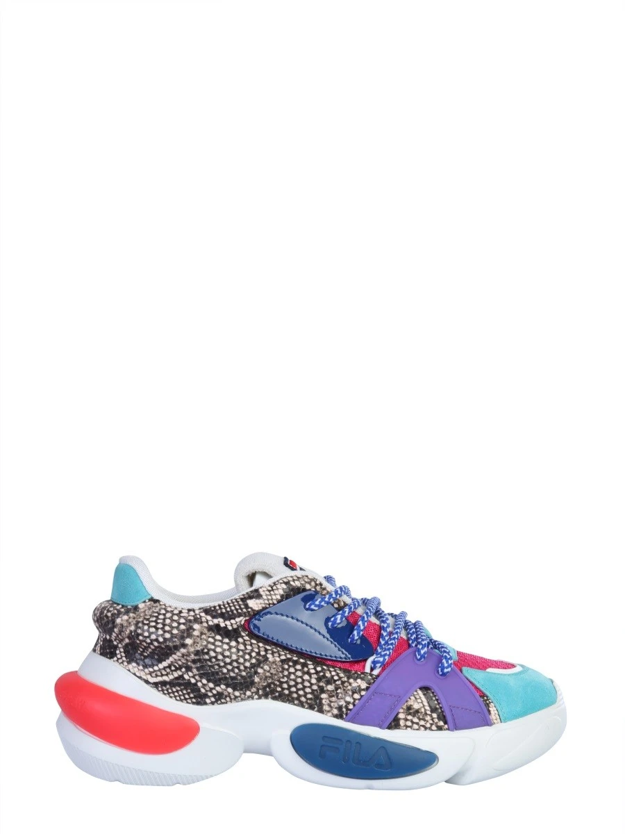 LOGO SNEAKERS.webp