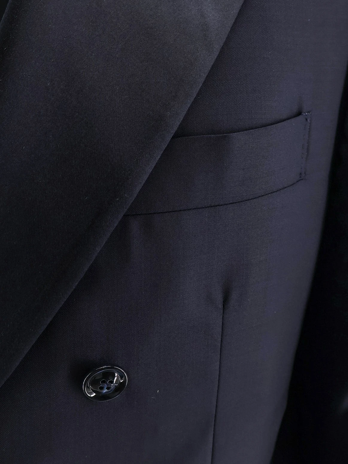 Virgin wool and silk tuxedo.webp